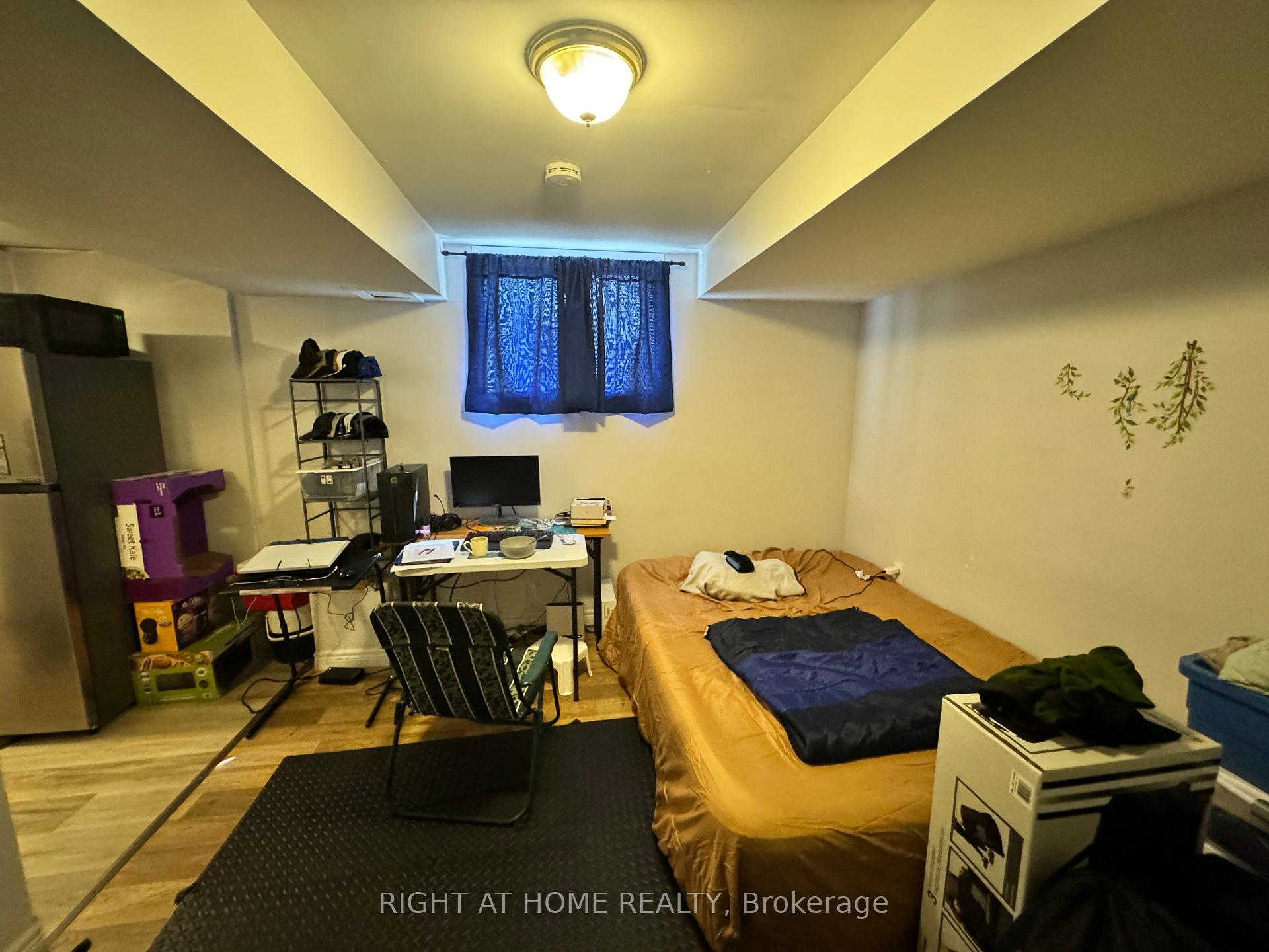 Photo 20 of 582 MacDonnell Street, Kingston, East of Sir John A. Blvd — HOMEH