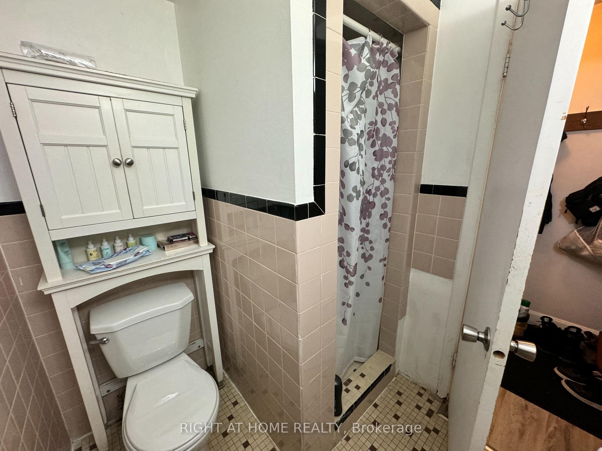 Photo 21 of 582 MacDonnell Street, Kingston, East of Sir John A. Blvd — HOMEH