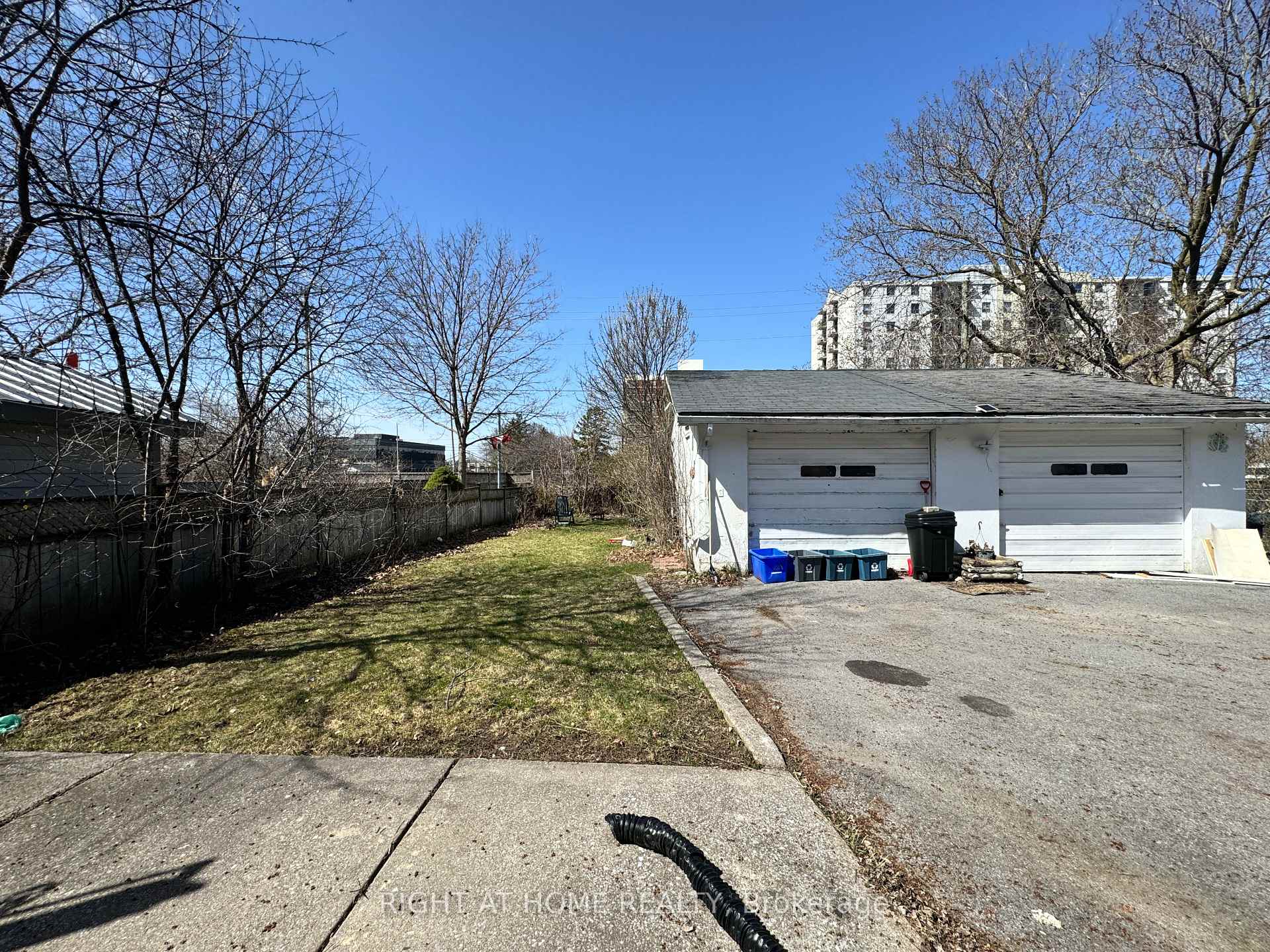Photo 24 of 582 MacDonnell Street, Kingston, East of Sir John A. Blvd — HOMEH