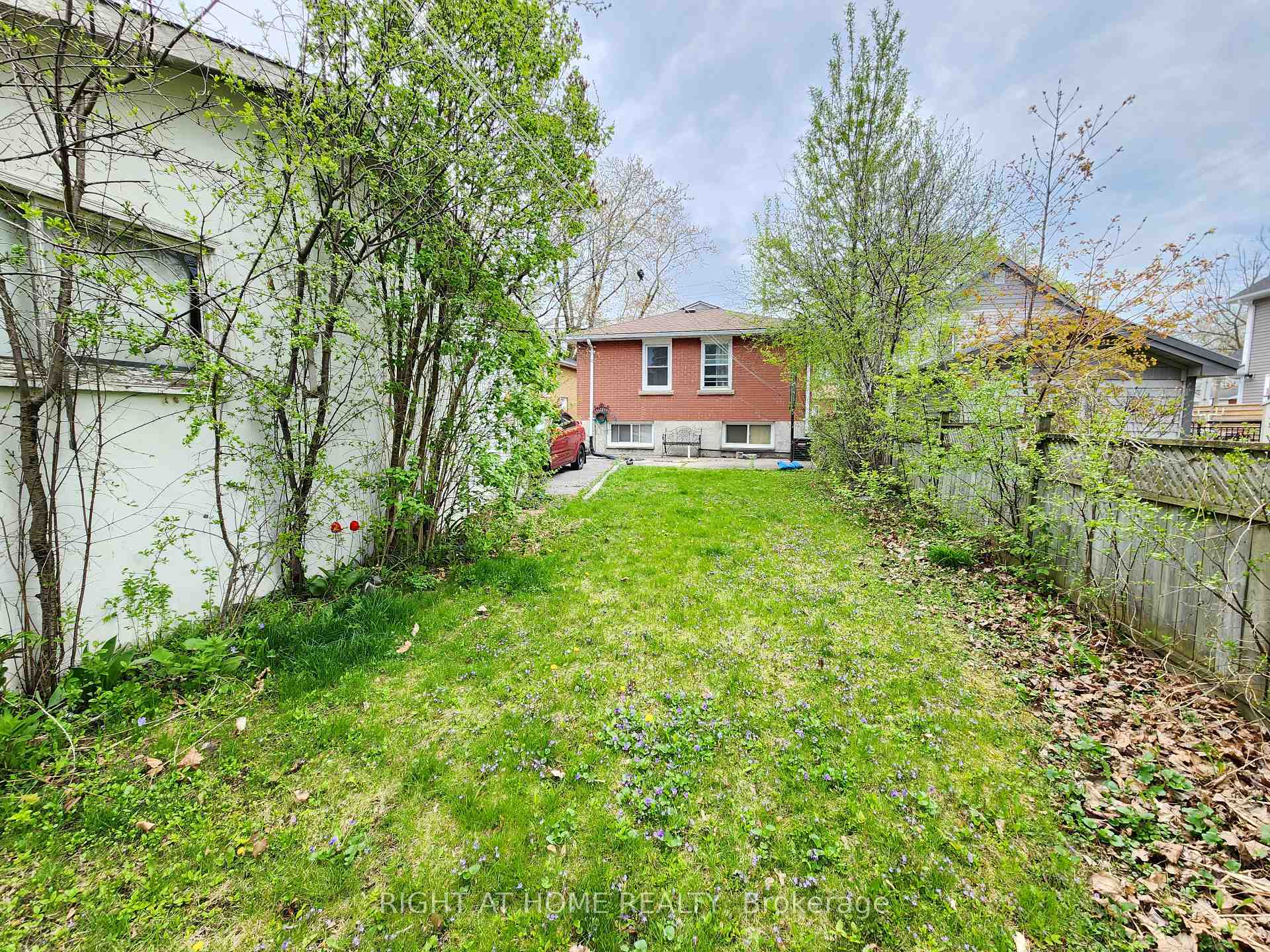 Photo 27 of 582 MacDonnell Street, Kingston, East of Sir John A. Blvd — HOMEH