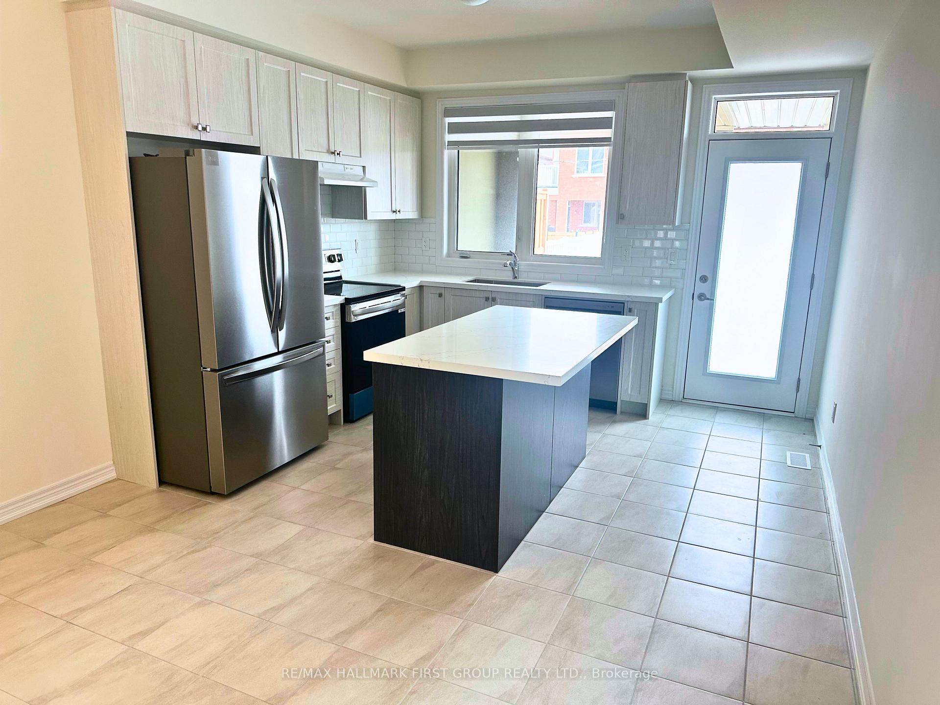 Photo 2 of 909 Crowsnest Hollow, Pickering, Rural Pickering — HOMEH