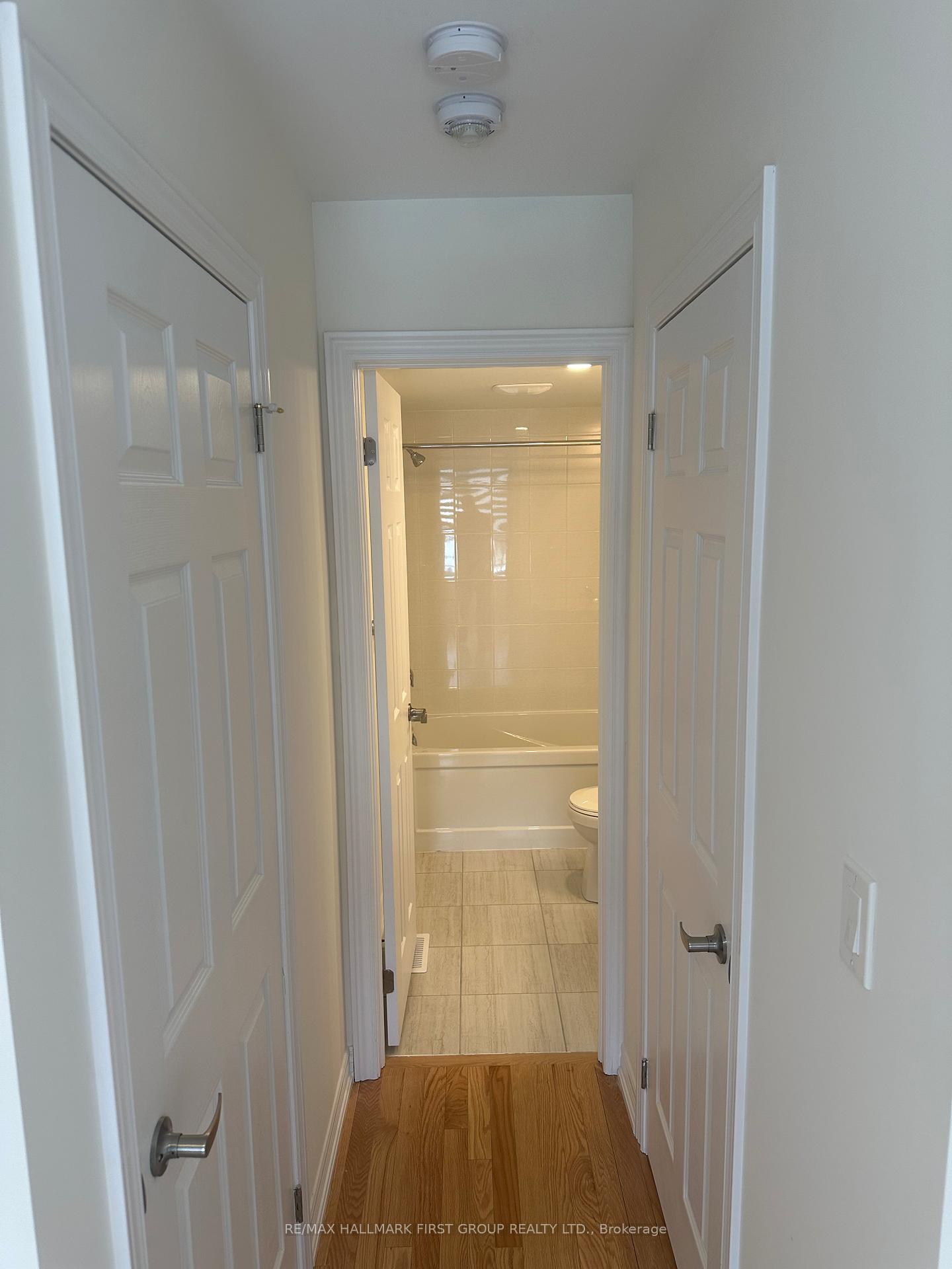 Photo 11 of 909 Crowsnest Hollow, Pickering, Rural Pickering — HOMEH
