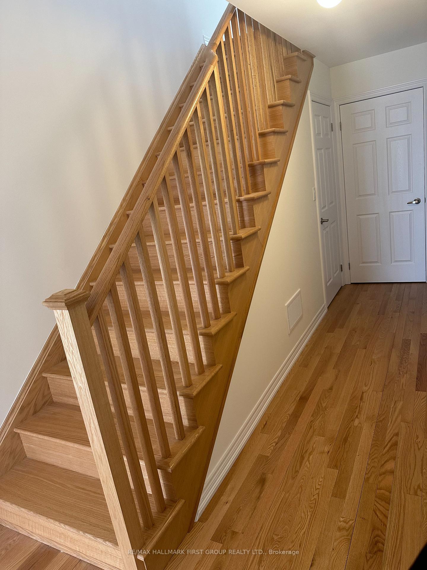 Photo 14 of 909 Crowsnest Hollow, Pickering, Rural Pickering — HOMEH