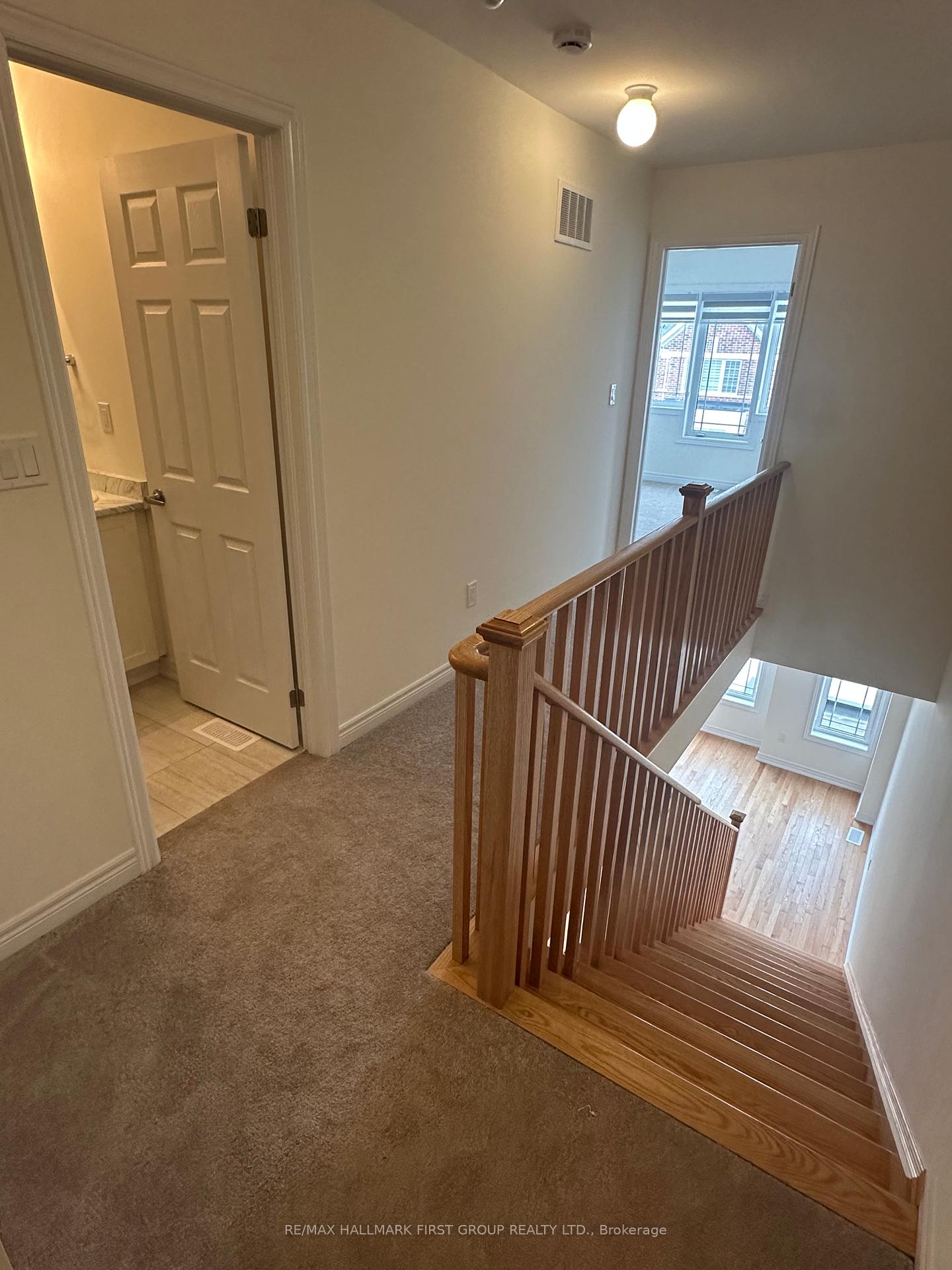 Photo 18 of 909 Crowsnest Hollow, Pickering, Rural Pickering — HOMEH
