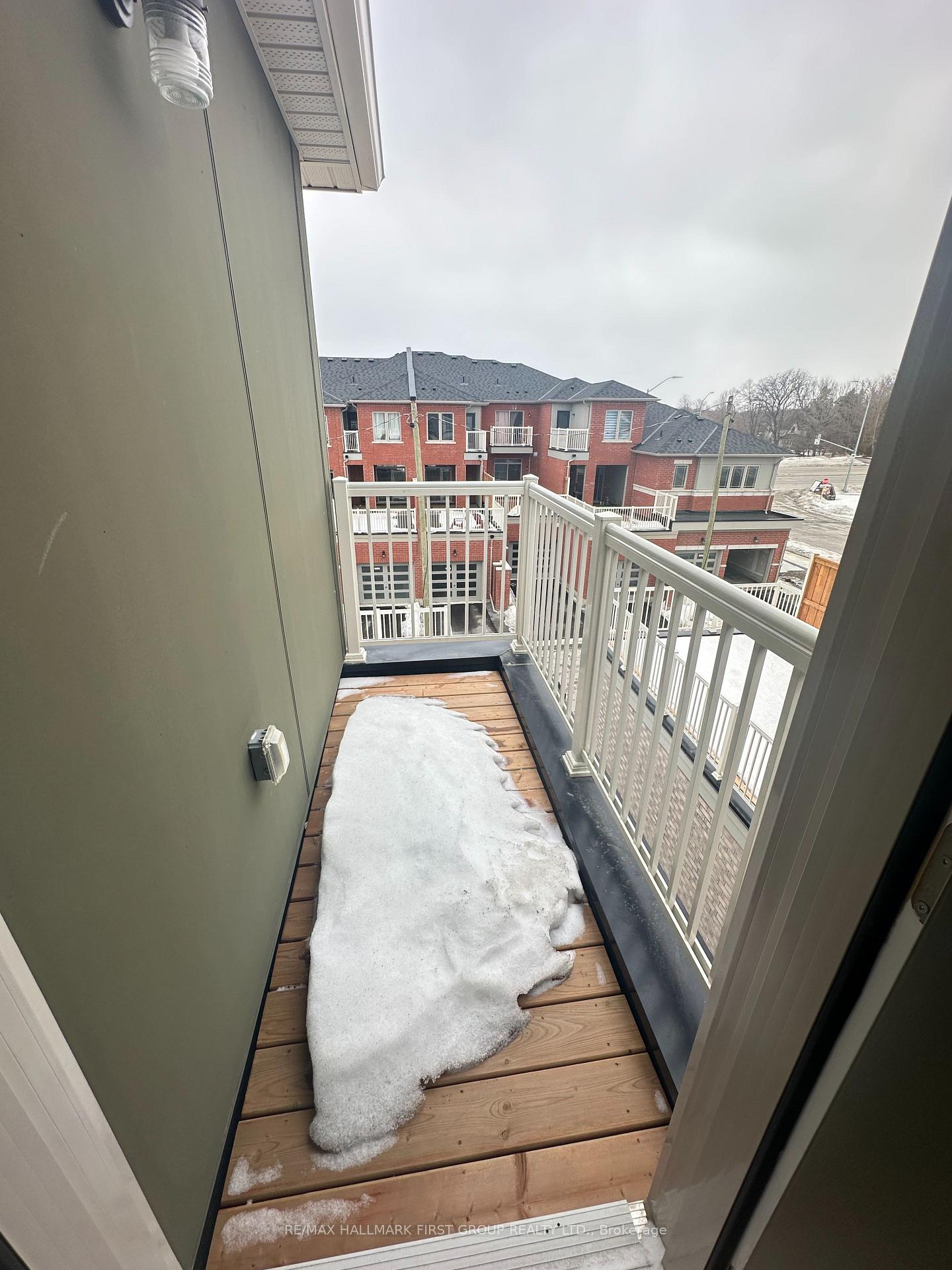 Photo 25 of 909 Crowsnest Hollow, Pickering, Rural Pickering — HOMEH
