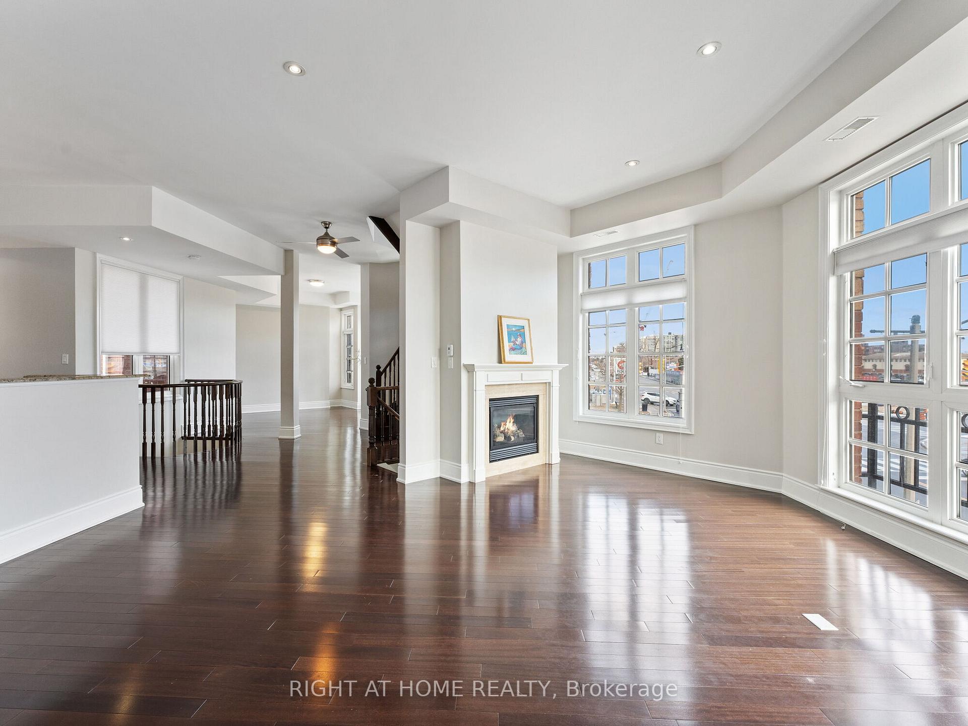 Front of Unit 8, 120 Bronte Road