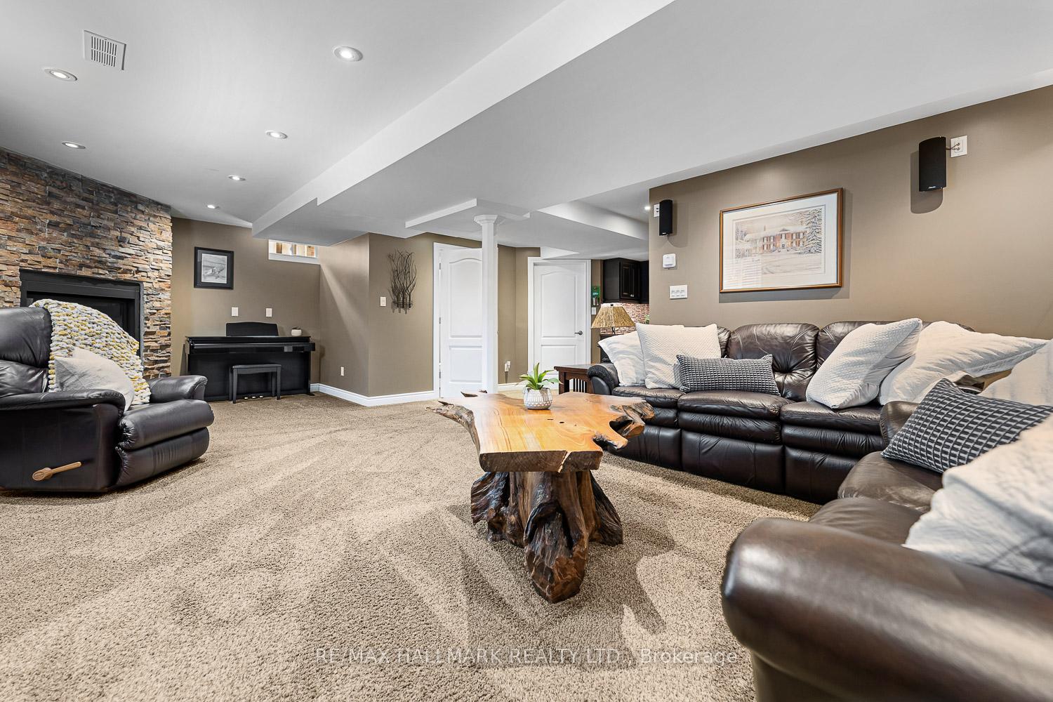 Photo 36 of 105 Secord Street, Pickering, Highbush — HOMEH