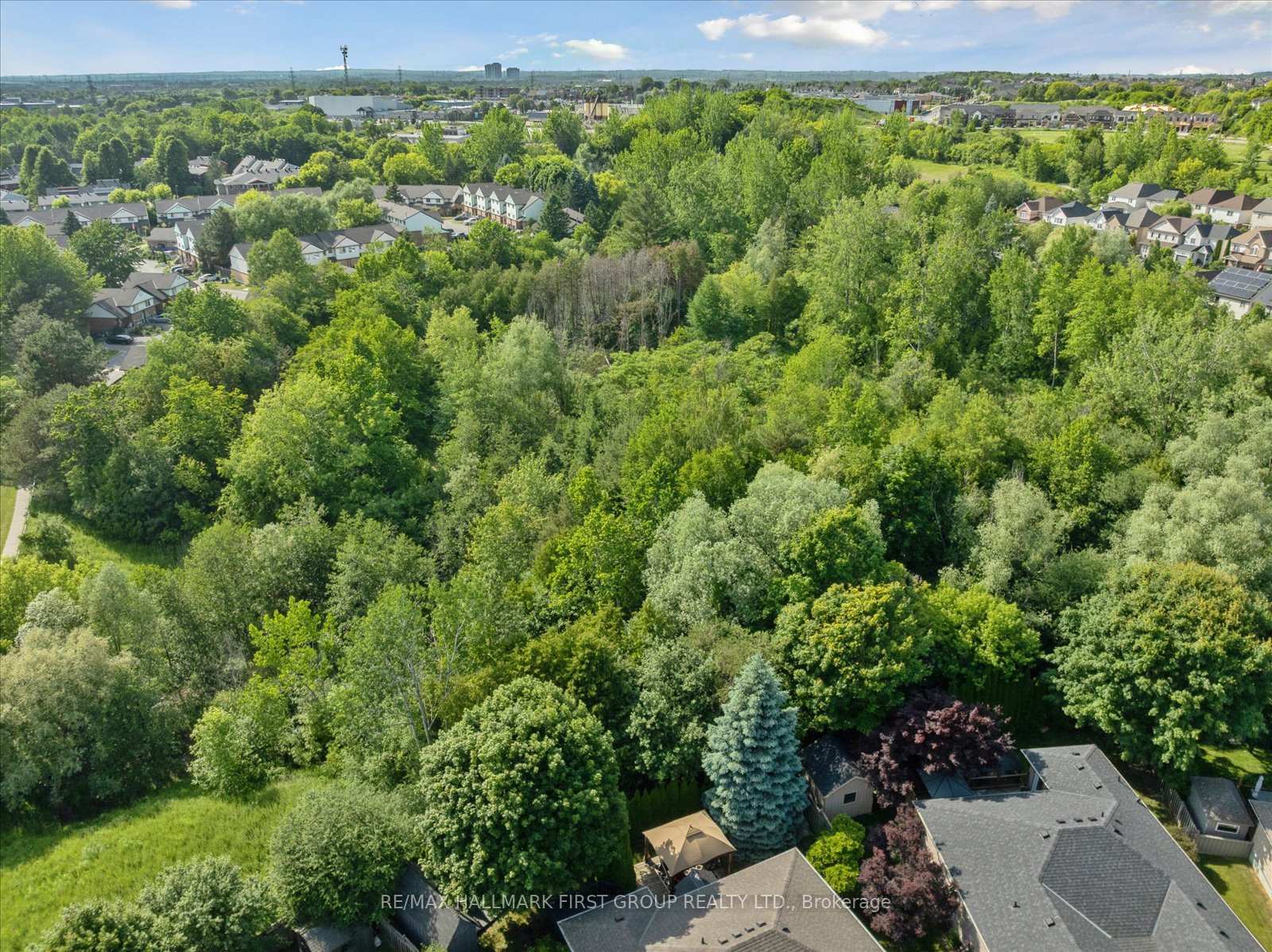 Photo 48 of 1170 Snowberry Court, Oshawa, Pinecrest — HOMEH