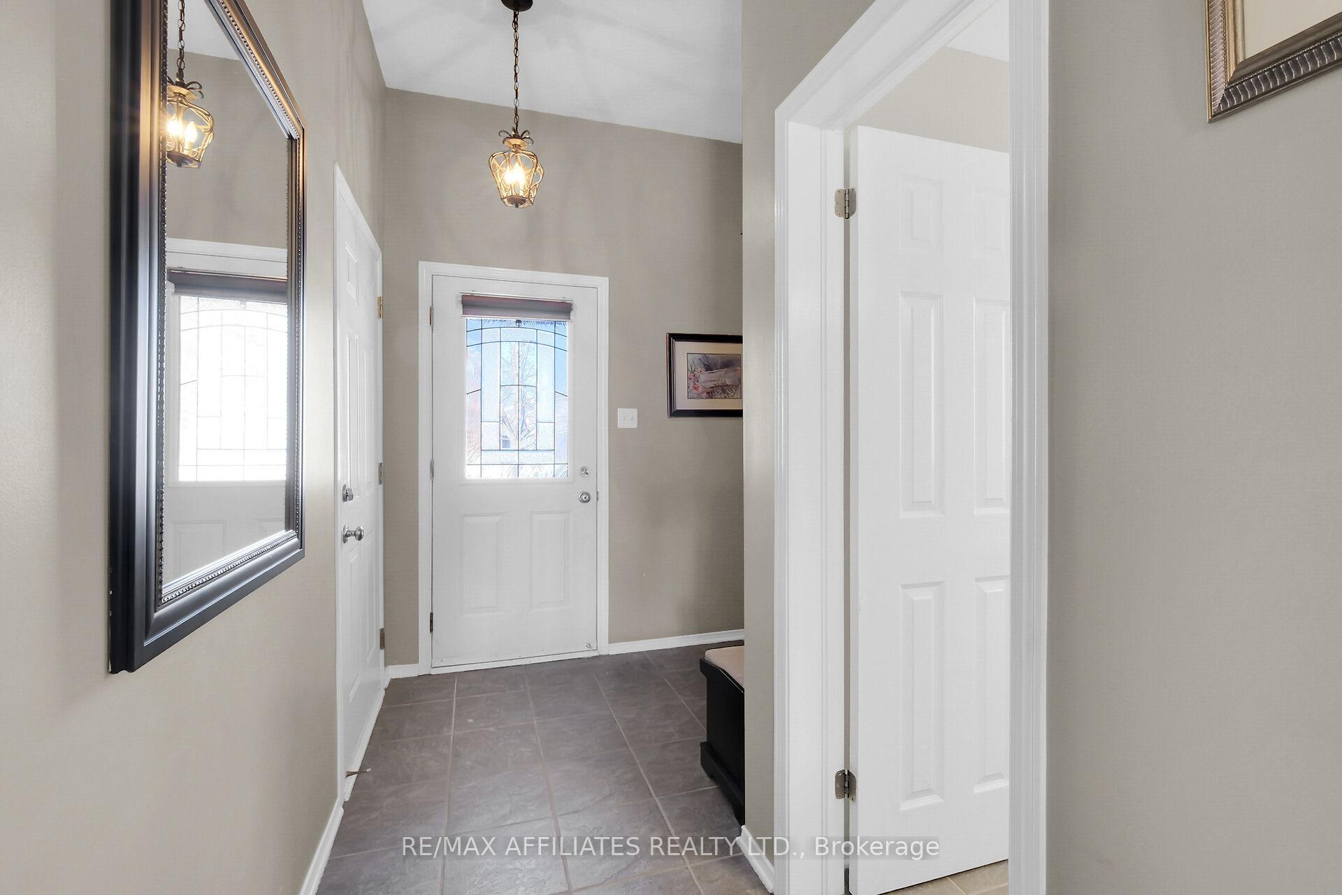 Photo 6 of 1062 Candlewood Street, Ottawa, Avalon East — HOMEH
