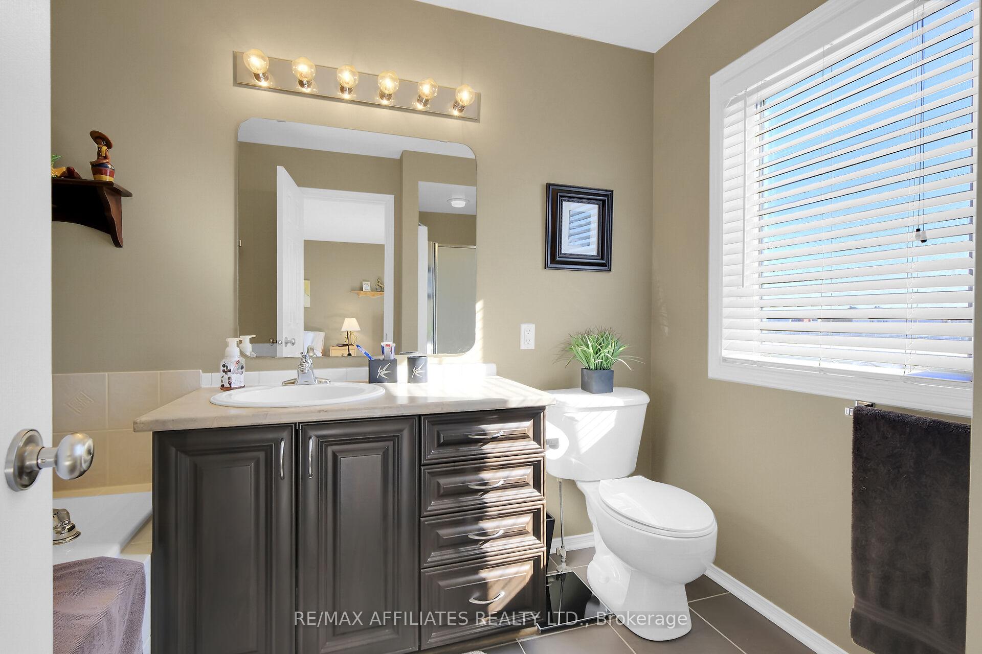 Photo 18 of 1062 Candlewood Street, Ottawa, Avalon East — HOMEH