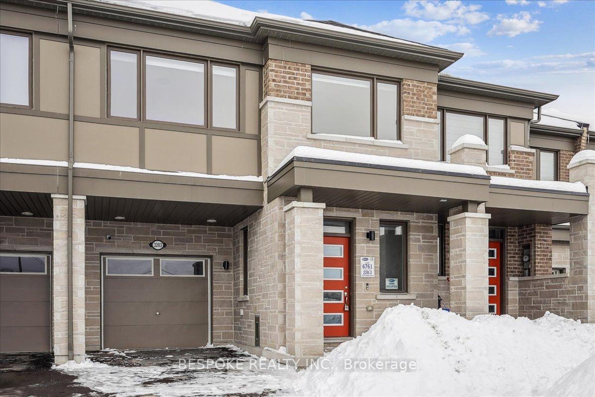 Photo 2 of 3203 Chimney Swift Crescent, Pickering, Rural Pickering — HOMEH