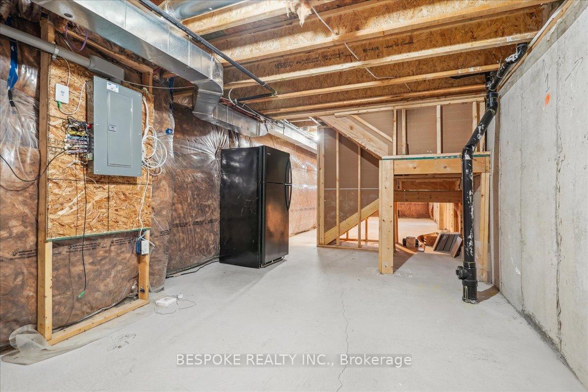 Photo 39 of 3203 Chimney Swift Crescent, Pickering, Rural Pickering — HOMEH