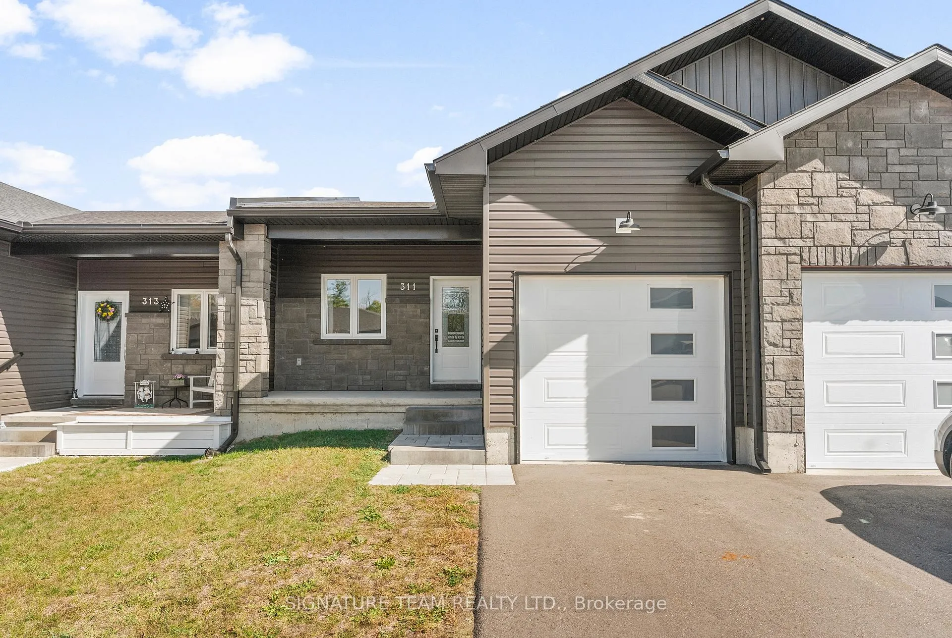 Photo 2 of 311 Forestview Crescent, Renfrew — HOMEH