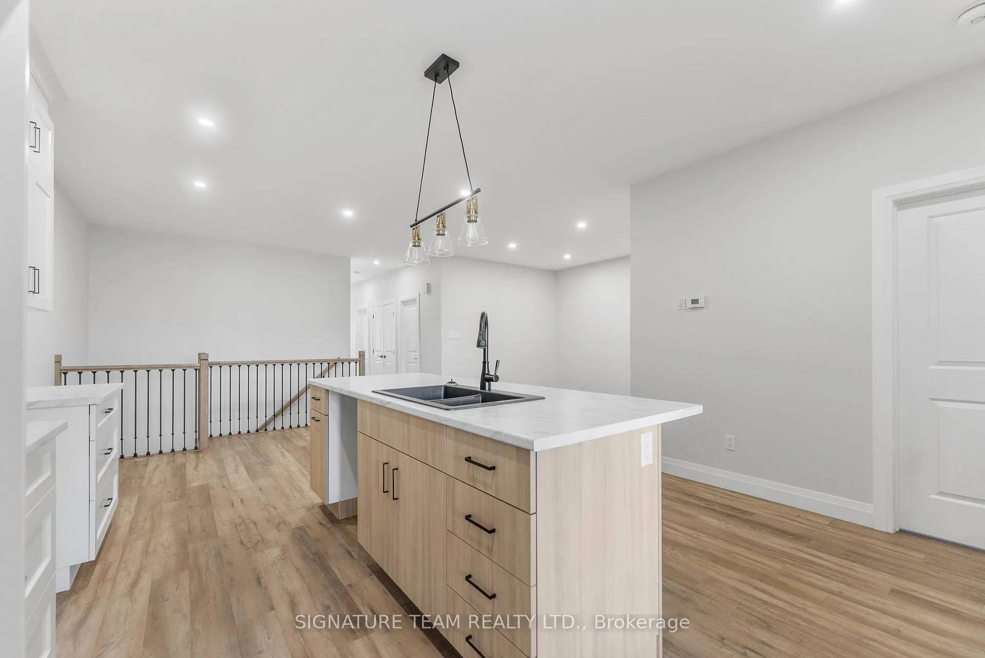 Photo 9 of 311 Forestview Crescent, Renfrew — HOMEH