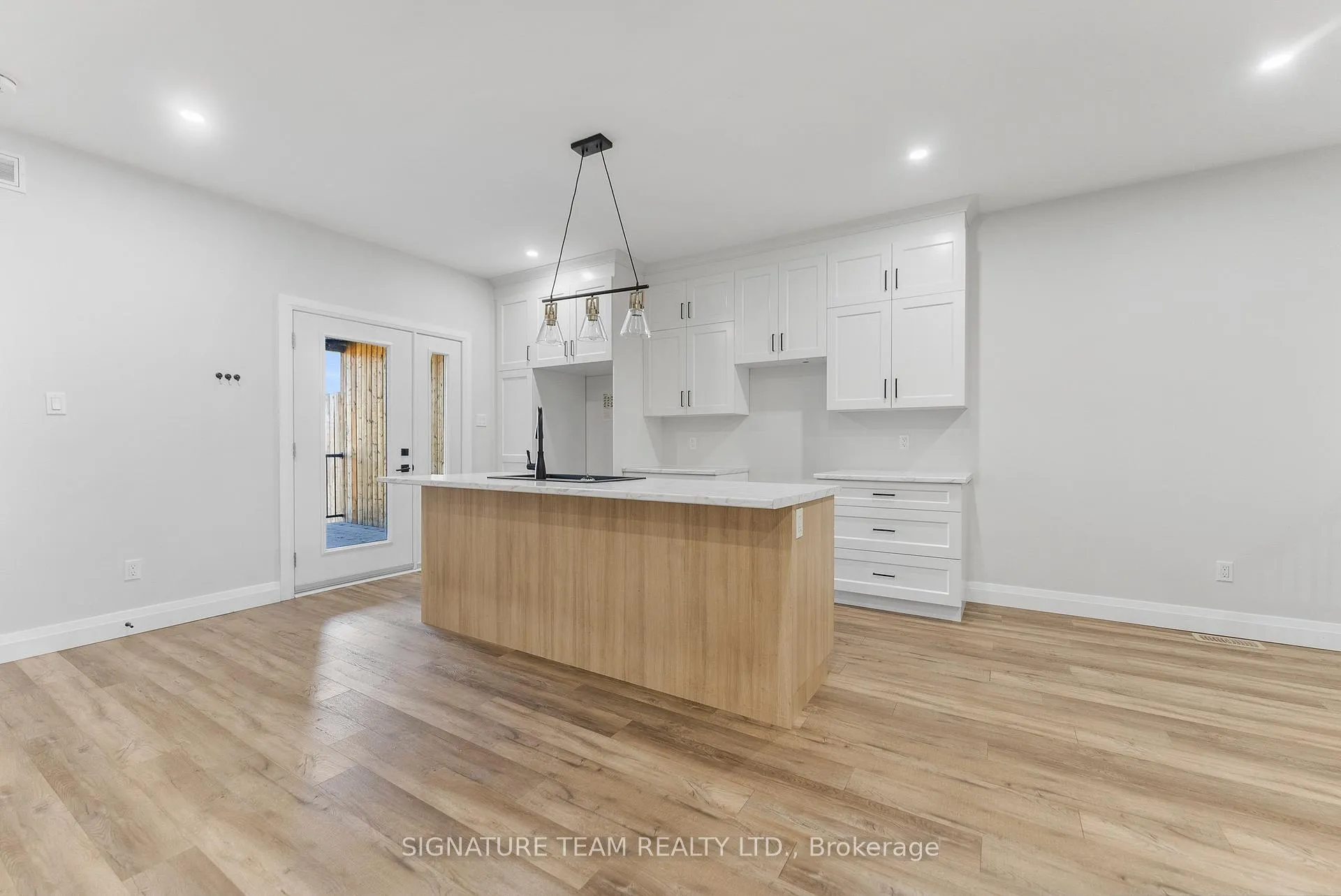 Photo 12 of 311 Forestview Crescent, Renfrew — HOMEH