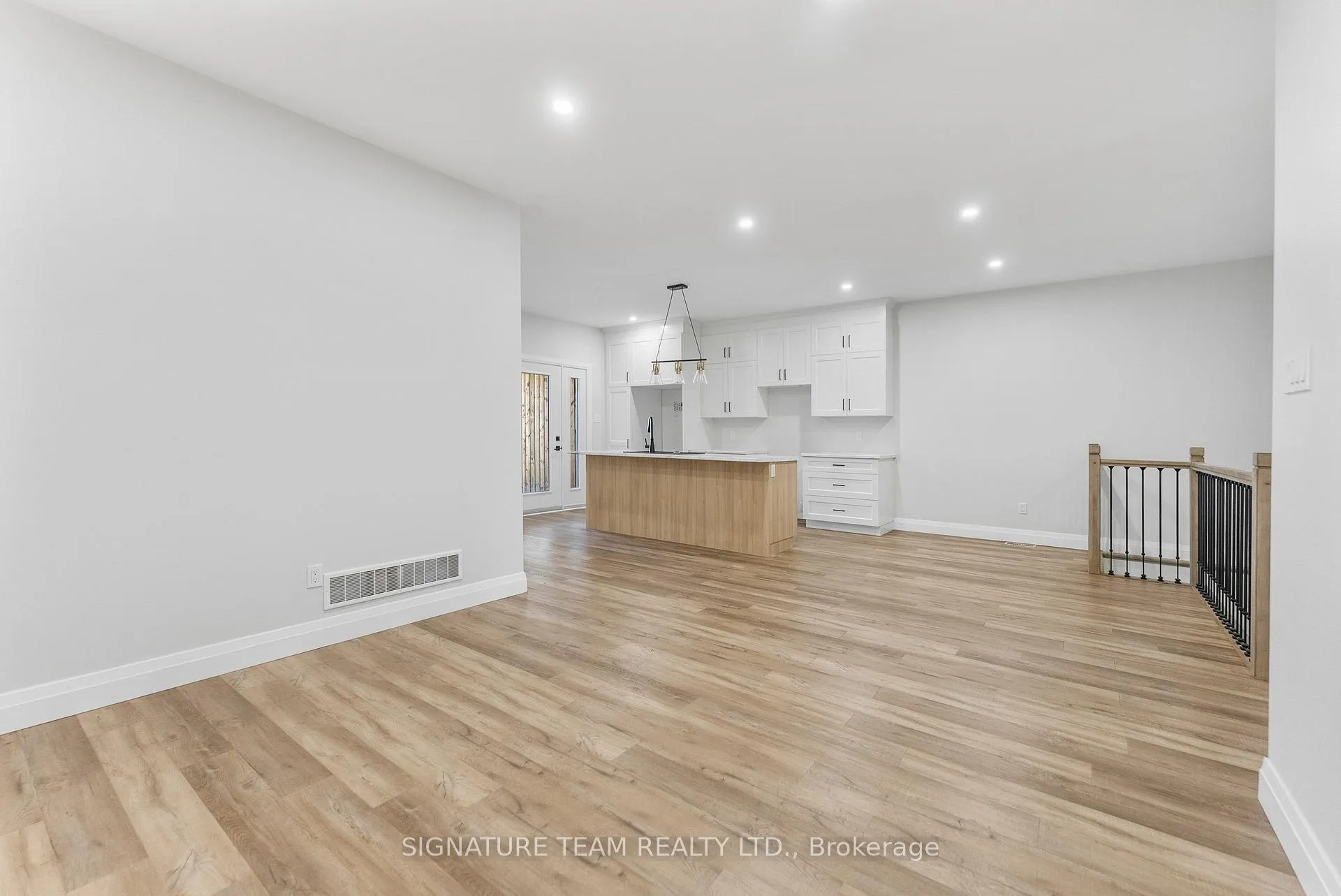 Photo 13 of 311 Forestview Crescent, Renfrew — HOMEH