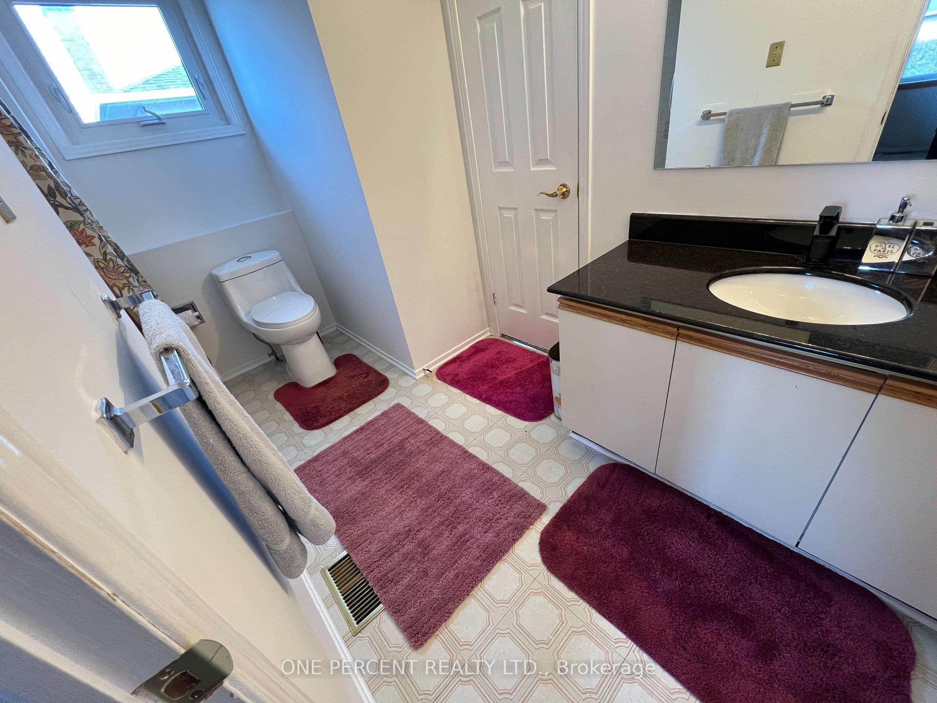 Photo 9 of 1307 Turner Crescent, Ottawa, Bilberry Creek/Queenswood Heights — HOMEH