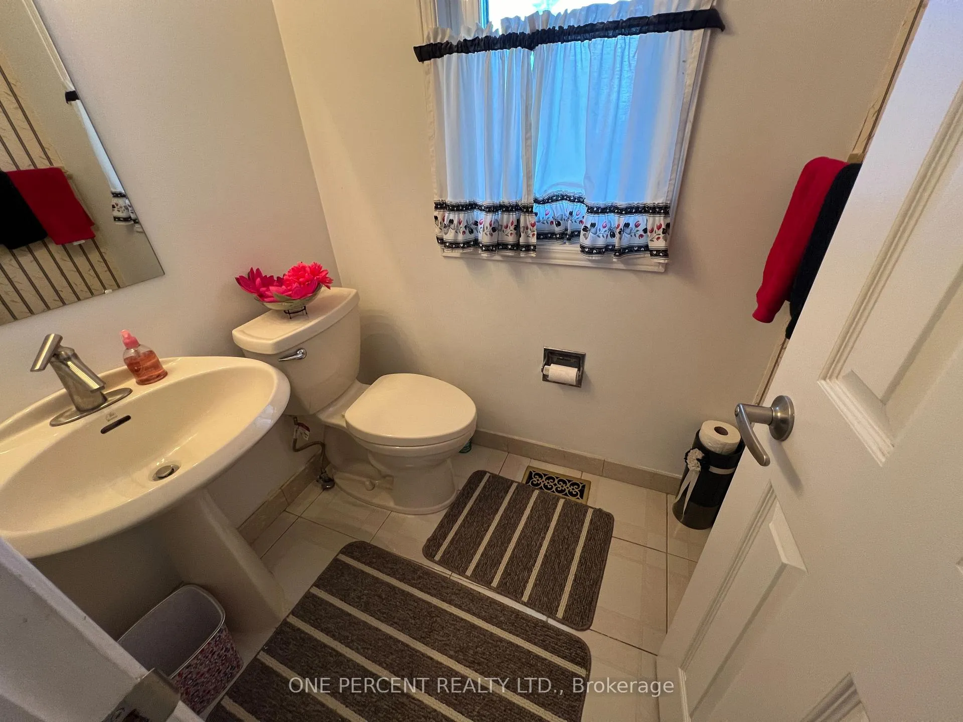 Photo 19 of 1307 Turner Crescent, Ottawa, Bilberry Creek/Queenswood Heights — HOMEH