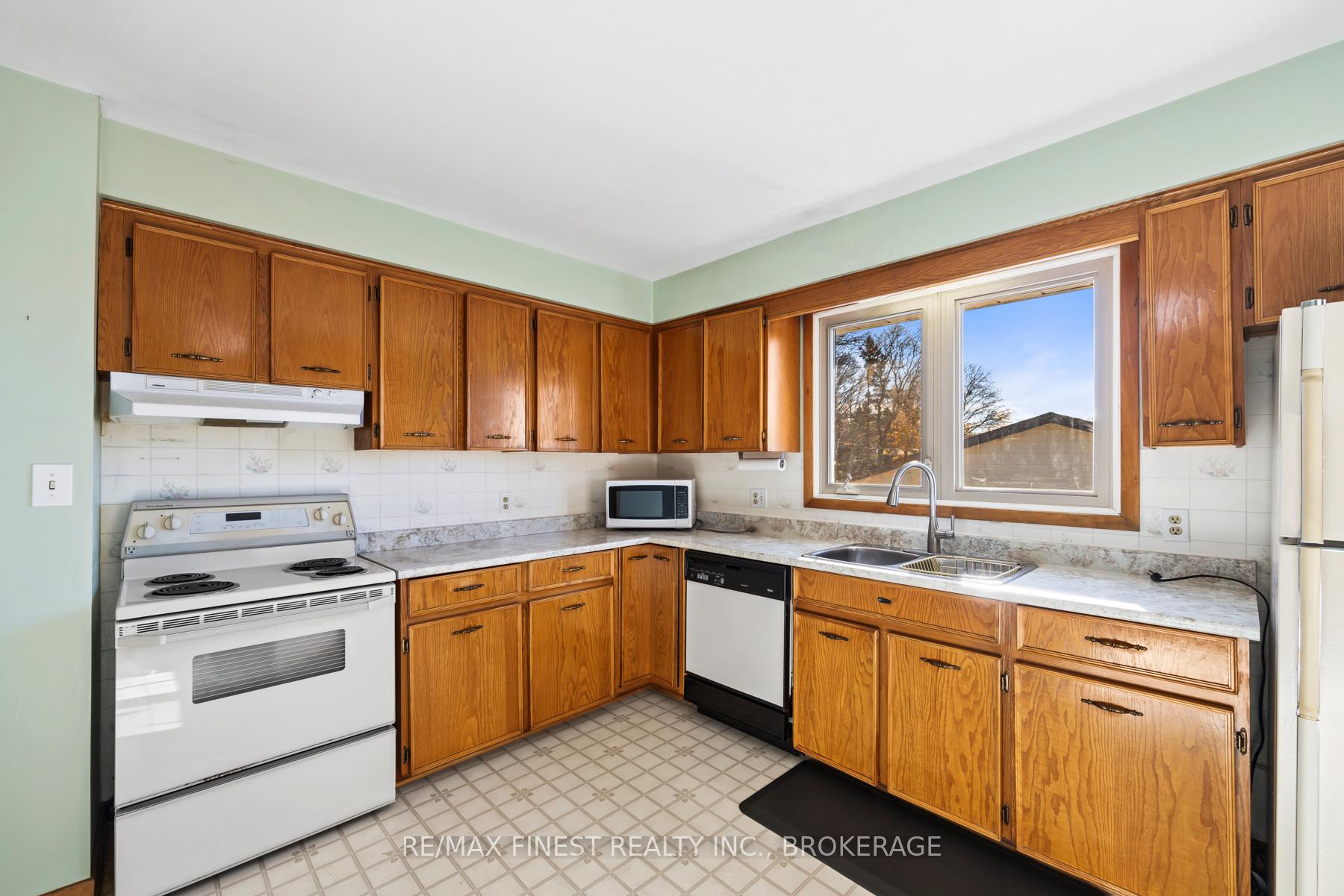 Photo 21 of 772 Hillside Drive, Kingston, South of Taylor-Kidd Blvd — HOMEH