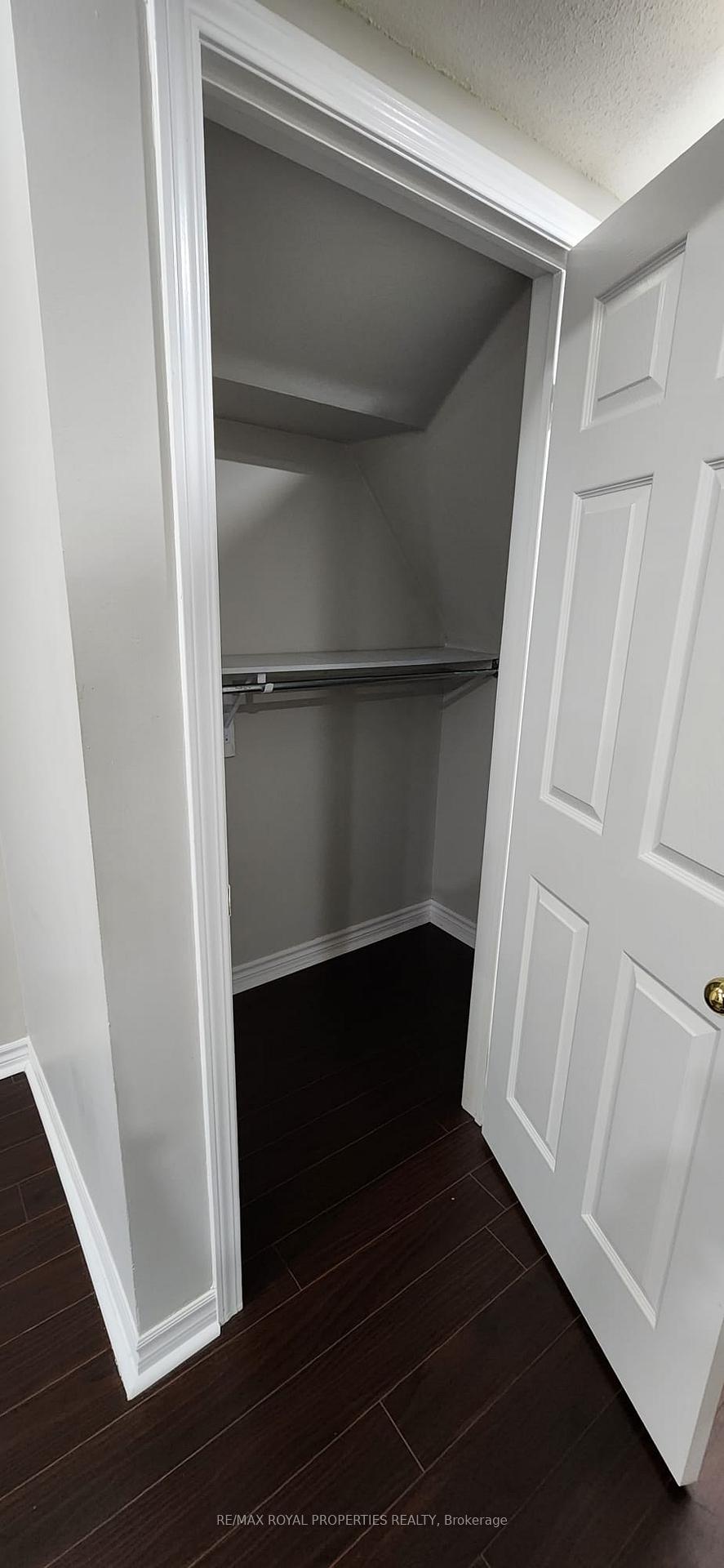 Photo 4 of Unit Bsmt, 1657 Avonmore Square W, Pickering, Town Centre — HOMEH