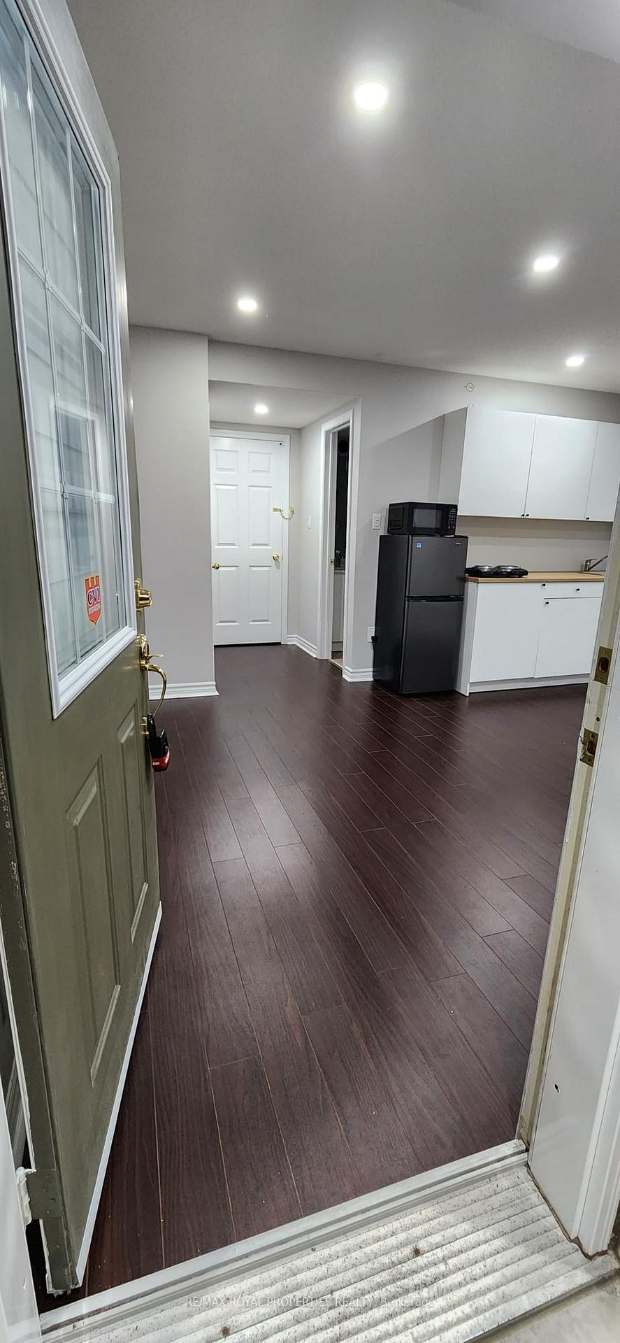 Photo 7 of Unit Bsmt, 1657 Avonmore Square W, Pickering, Town Centre — HOMEH