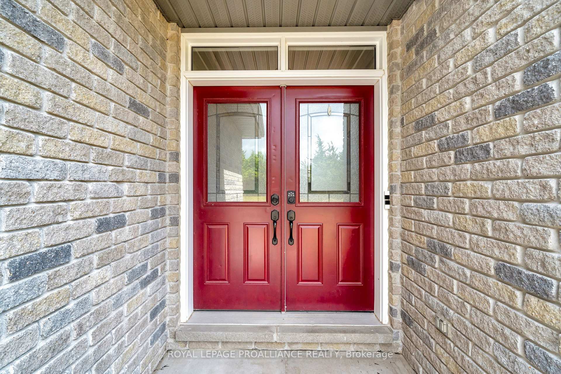 Photo 4 of 41 Ridgeview Lane, Quinte West, Sidney Ward — HOMEH