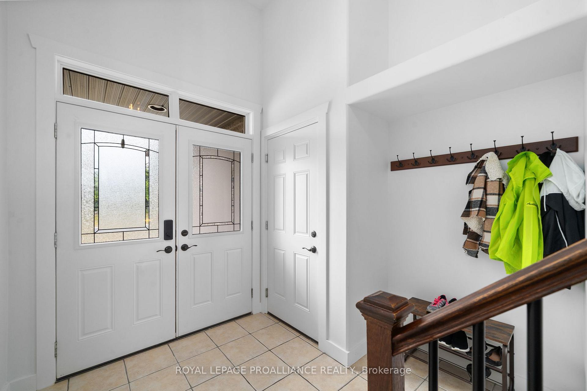 Photo 5 of 41 Ridgeview Lane, Quinte West, Sidney Ward — HOMEH