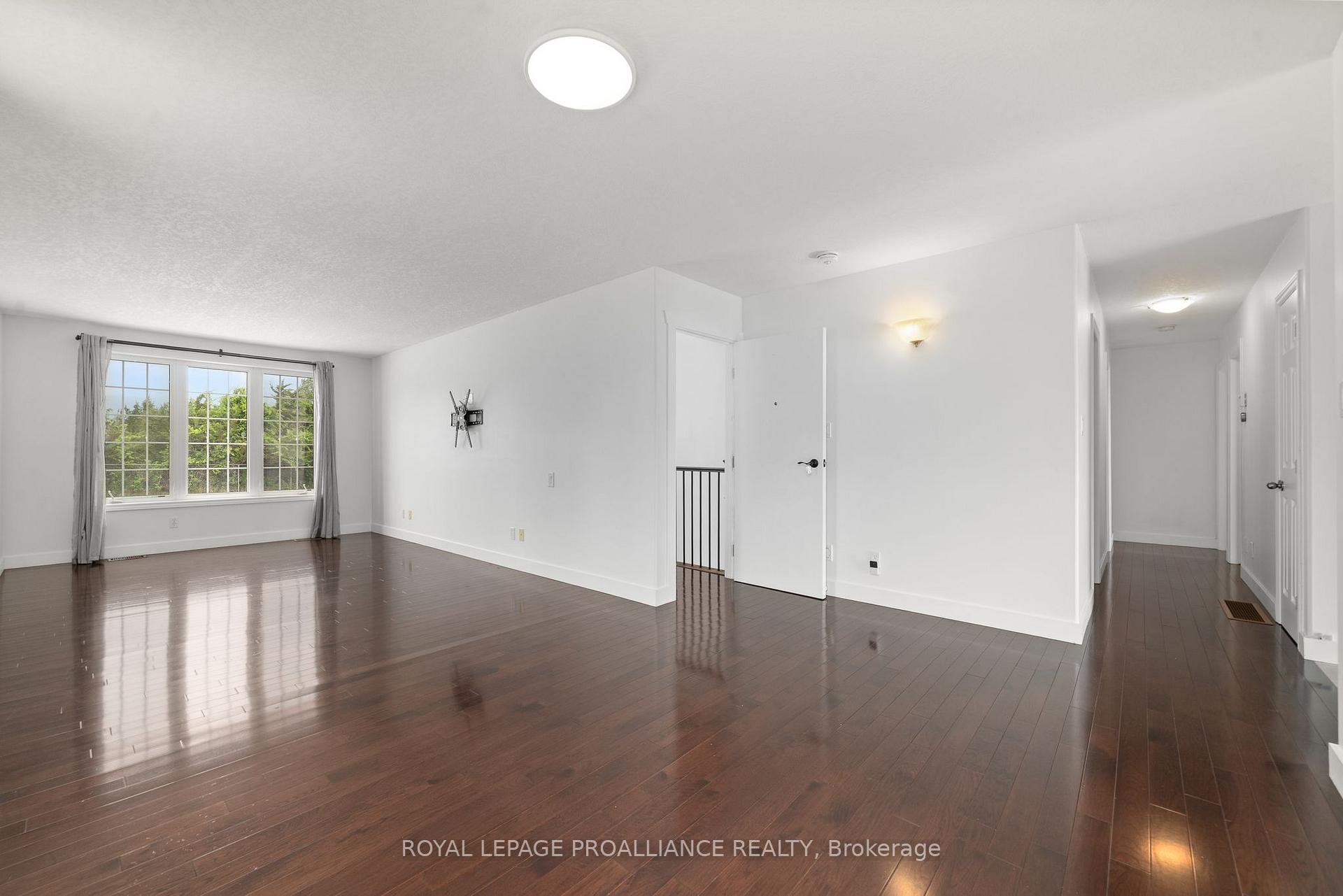 Photo 10 of 41 Ridgeview Lane, Quinte West, Sidney Ward — HOMEH