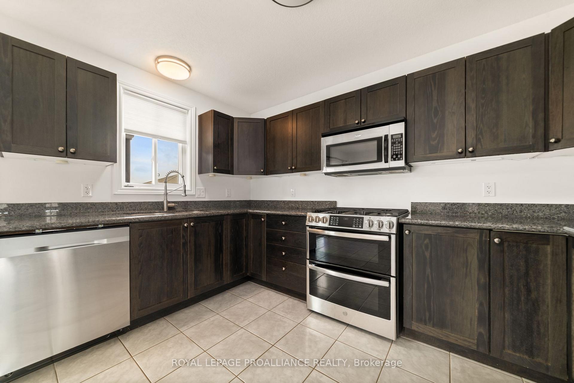 Photo 15 of 41 Ridgeview Lane, Quinte West, Sidney Ward — HOMEH