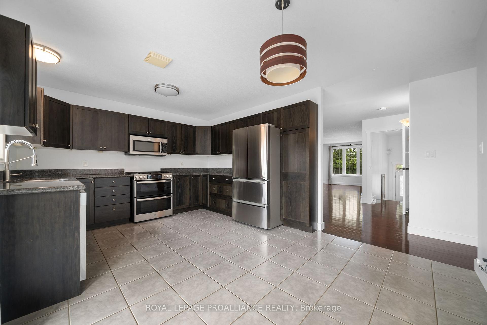 Photo 17 of 41 Ridgeview Lane, Quinte West, Sidney Ward — HOMEH