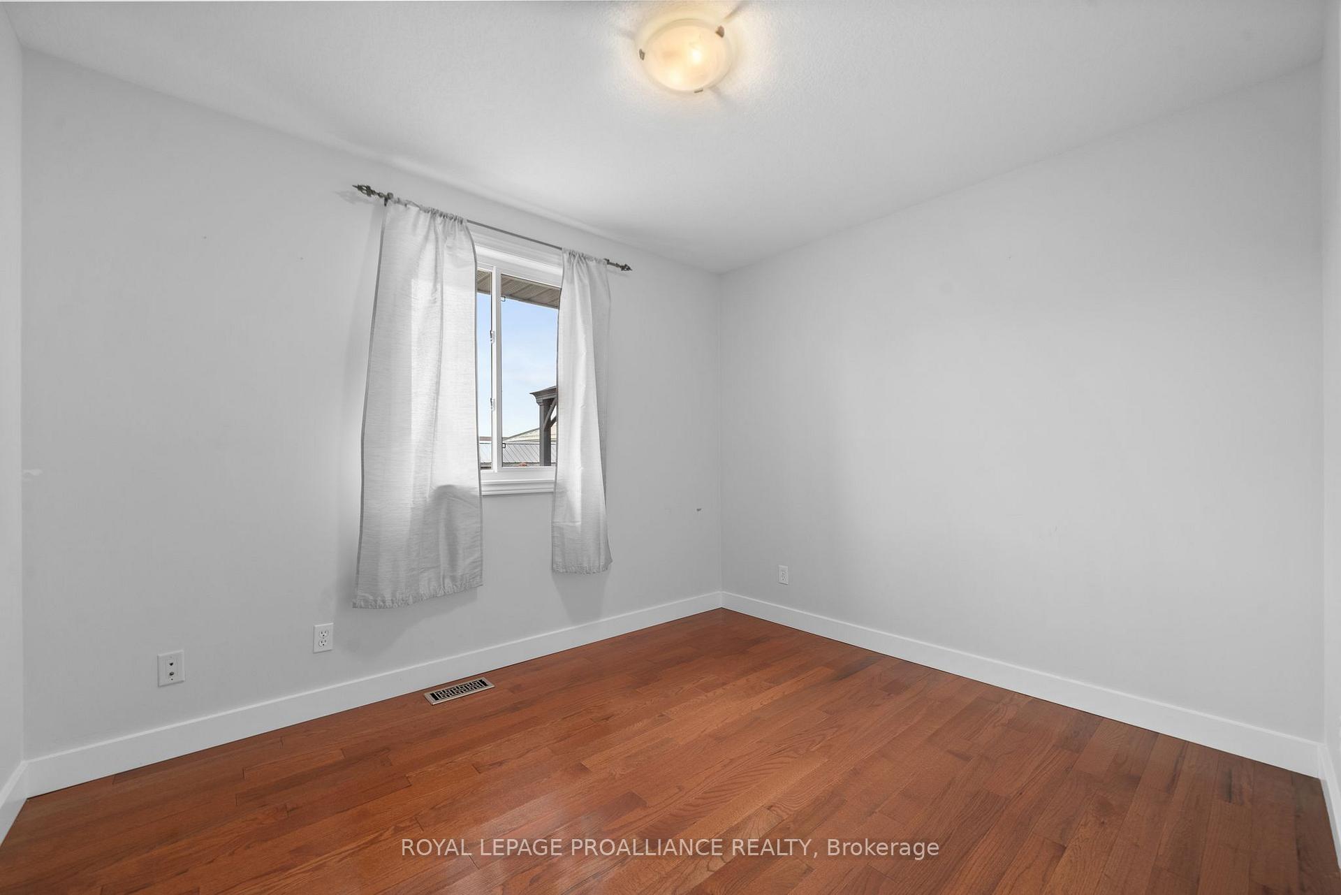 Photo 24 of 41 Ridgeview Lane, Quinte West, Sidney Ward — HOMEH