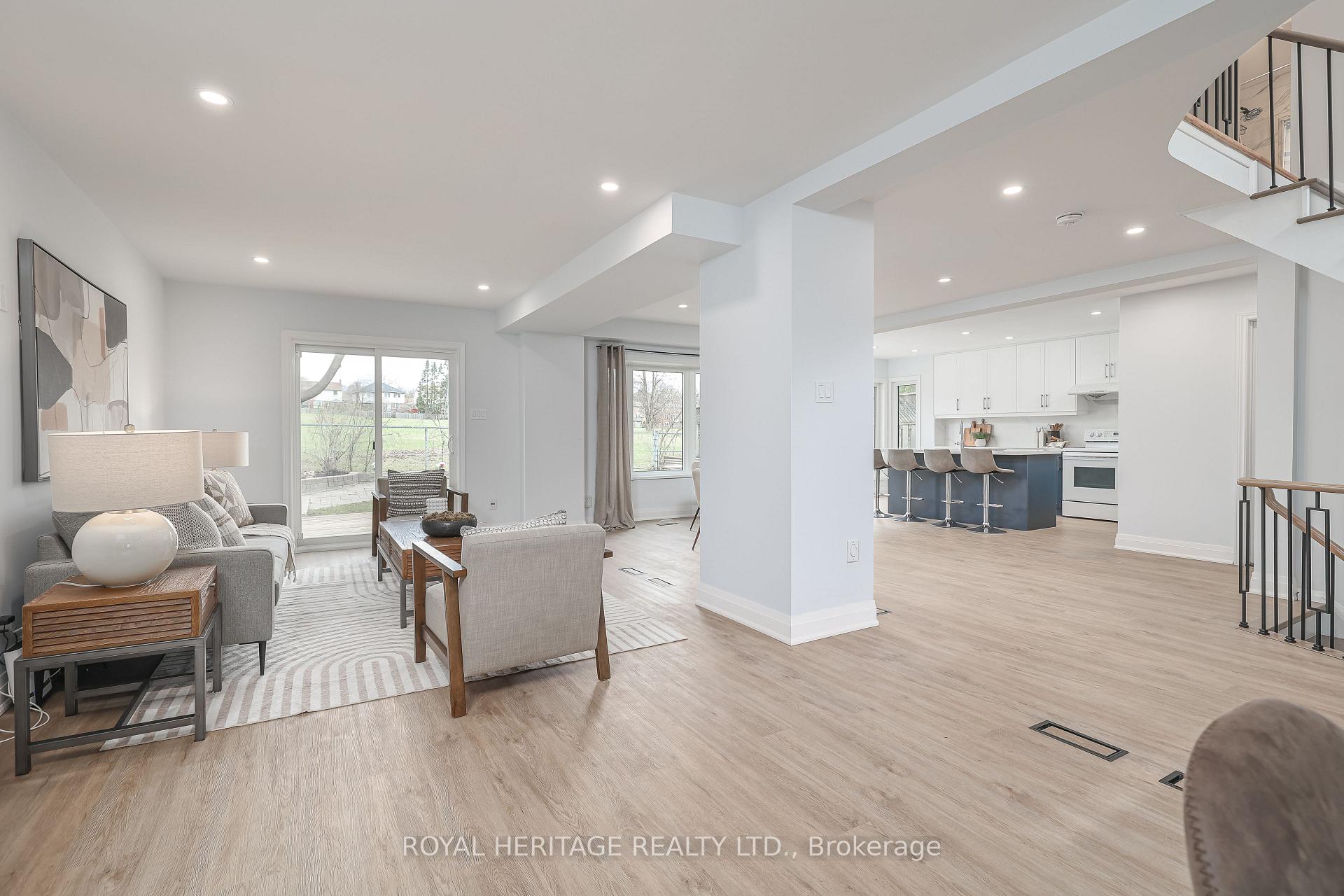 Photo 10 of 1131 Harvest Drive, Pickering, Liverpool — HOMEH