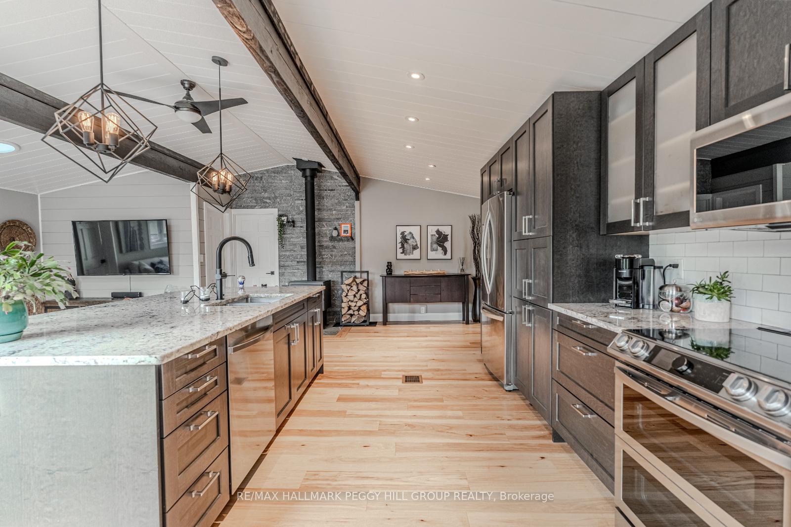 Photo 9 of 7952 Park Lane Crescent, Ramara, Rural Ramara — HOMEH