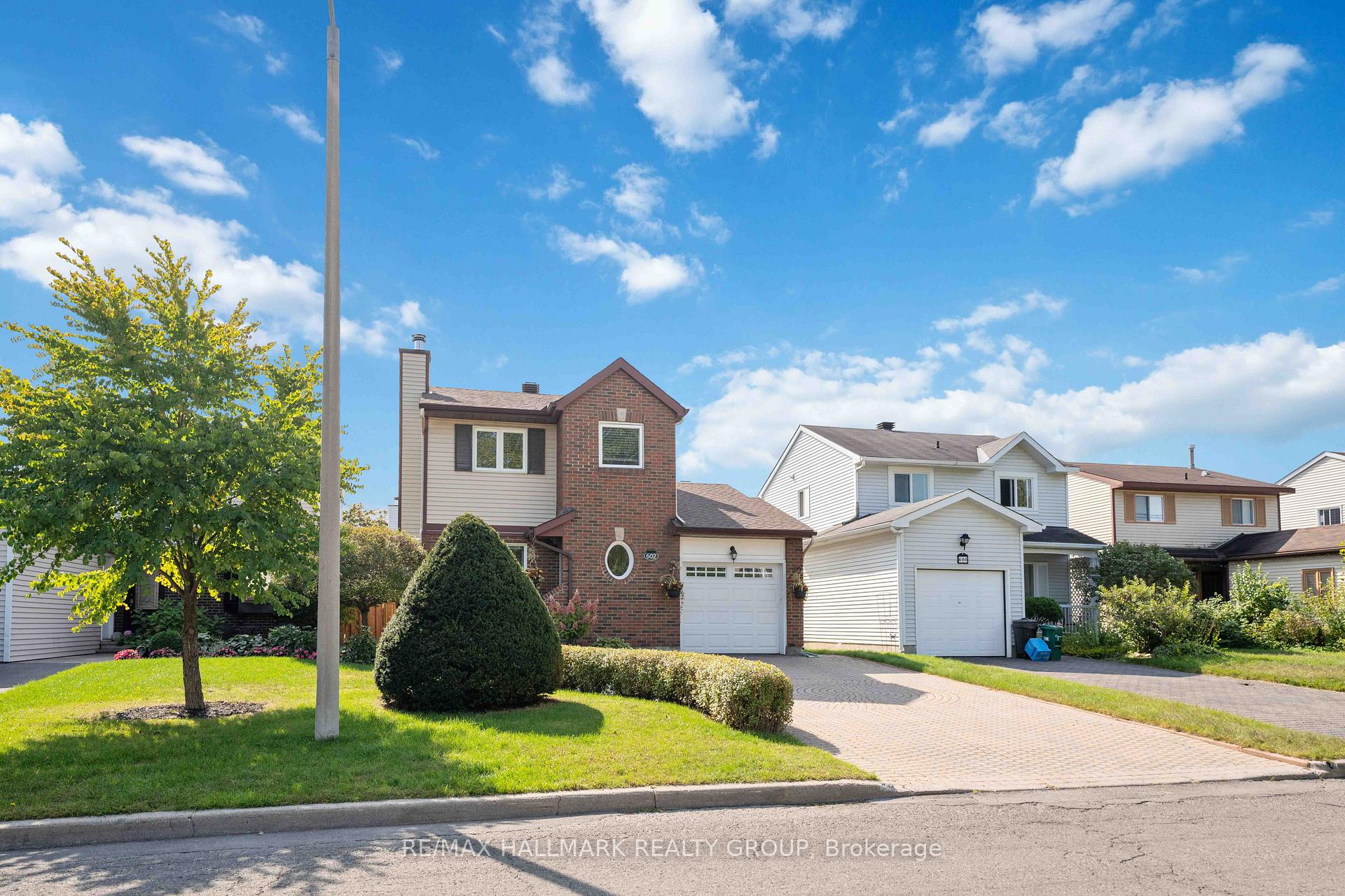 Photo 2 of 602 Wilkie Drive, Ottawa, Fallingbrook/Pineridge — HOMEH