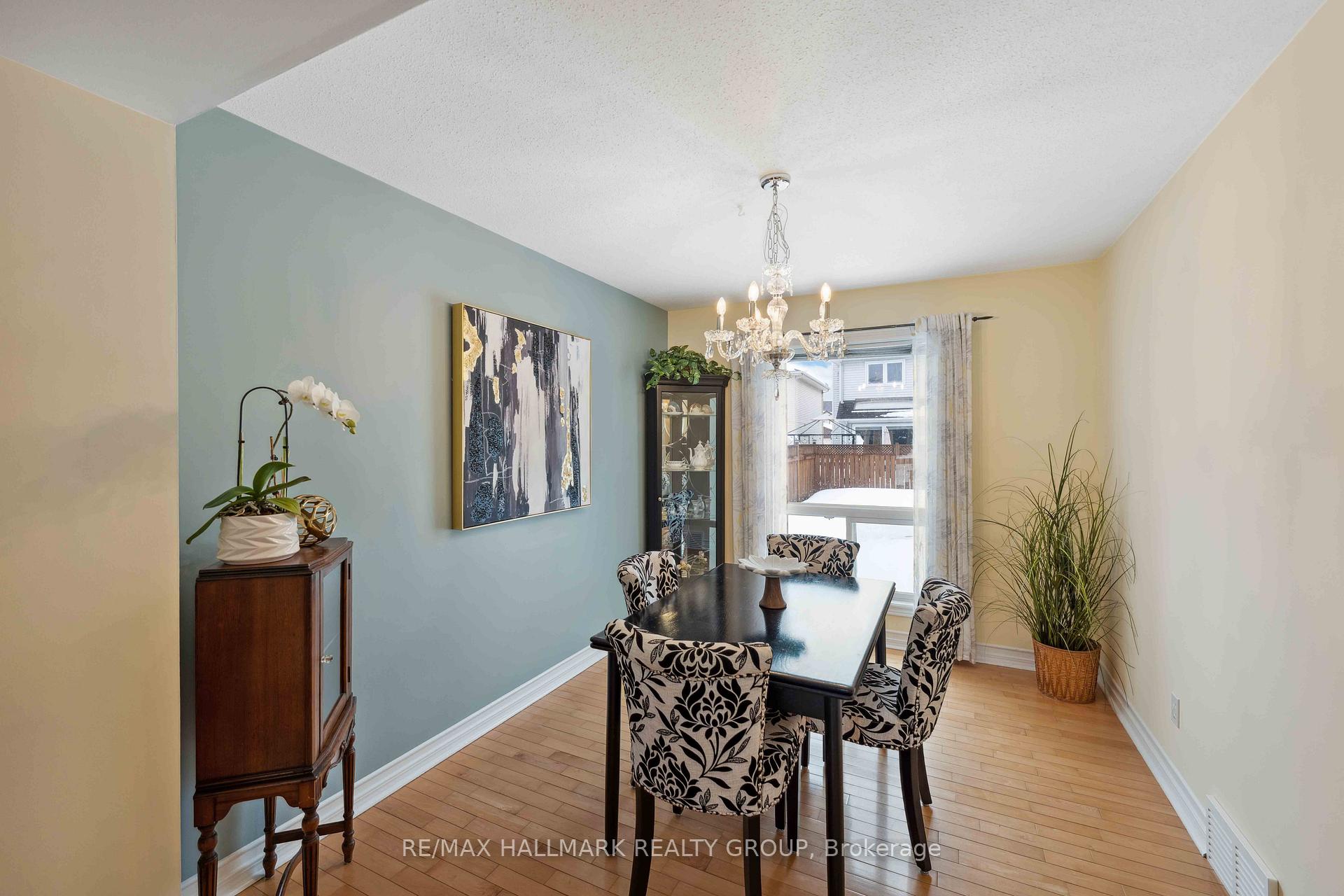 Photo 8 of 602 Wilkie Drive, Ottawa, Fallingbrook/Pineridge — HOMEH