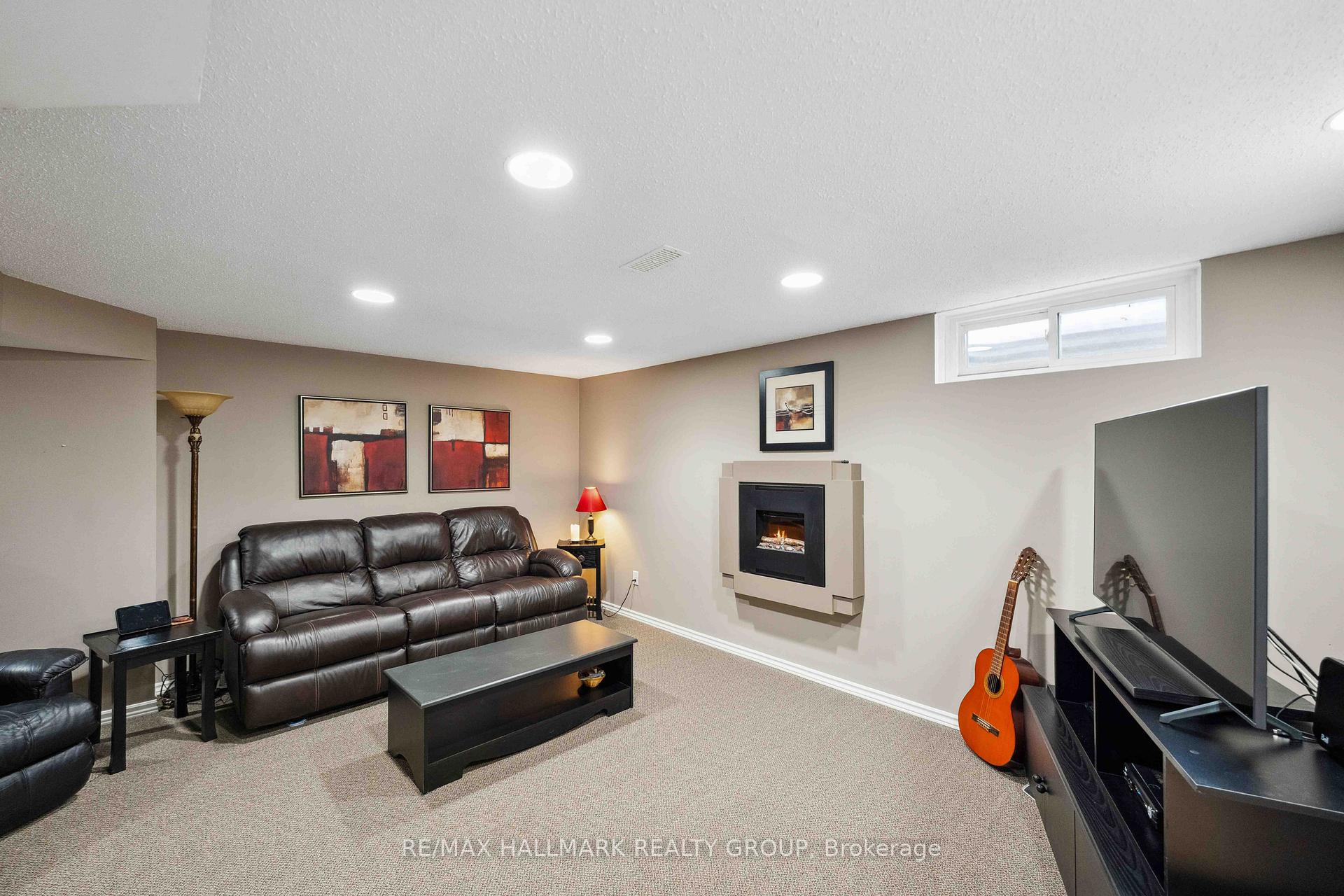 Photo 24 of 602 Wilkie Drive, Ottawa, Fallingbrook/Pineridge — HOMEH