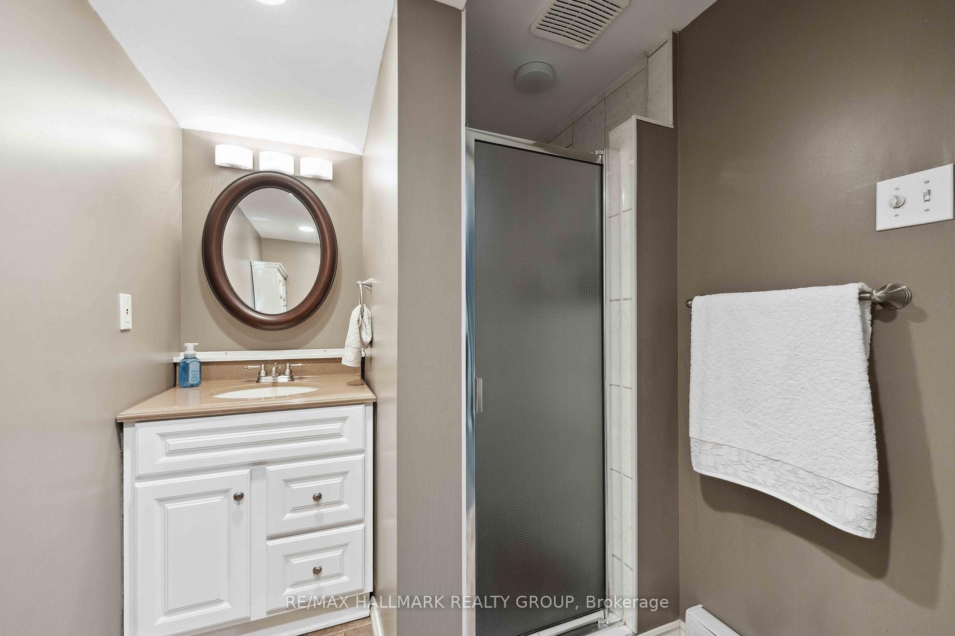 Photo 26 of 602 Wilkie Drive, Ottawa, Fallingbrook/Pineridge — HOMEH
