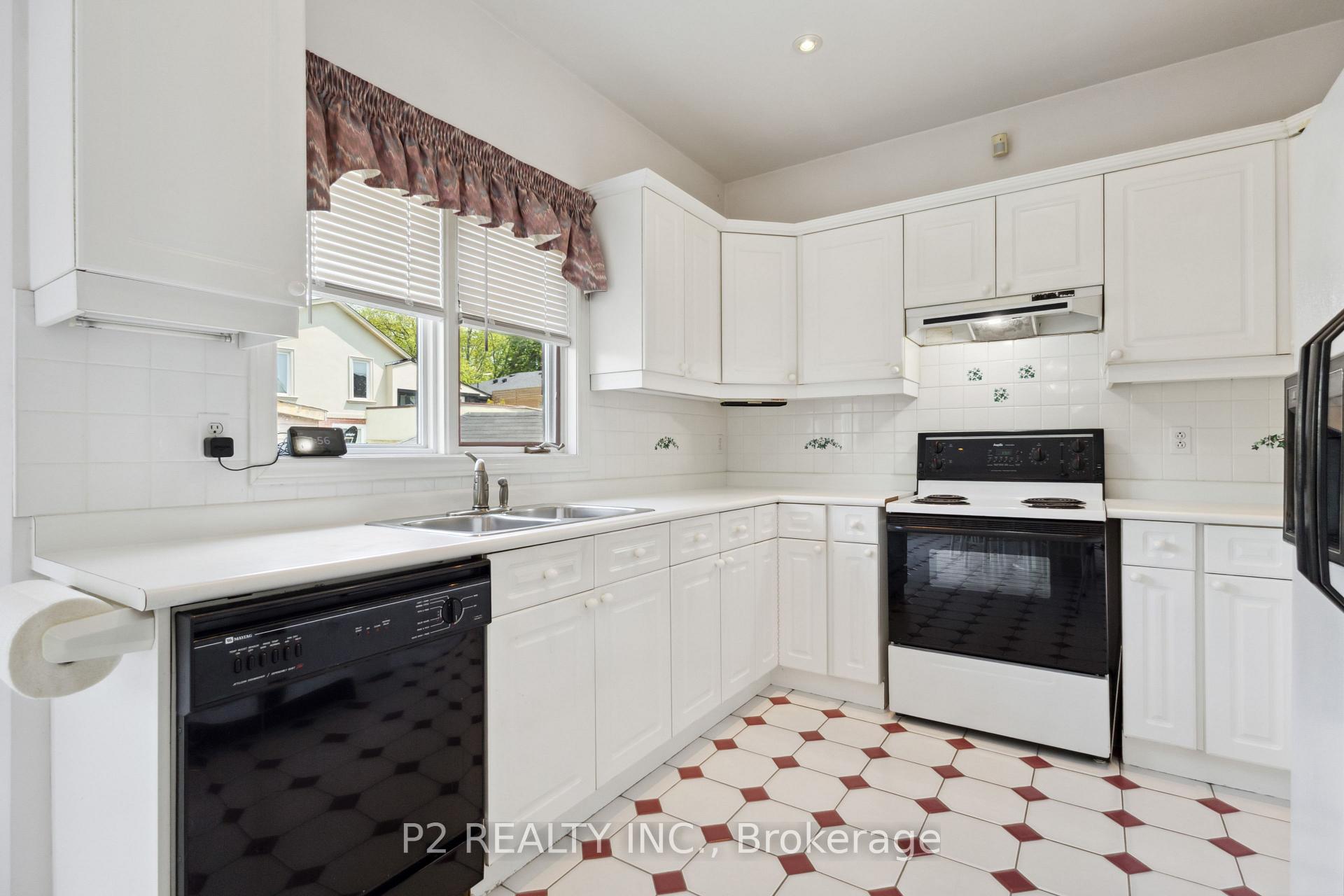 Photo 11 of 1007 Lytton Court, Pickering, Rosebank — HOMEH