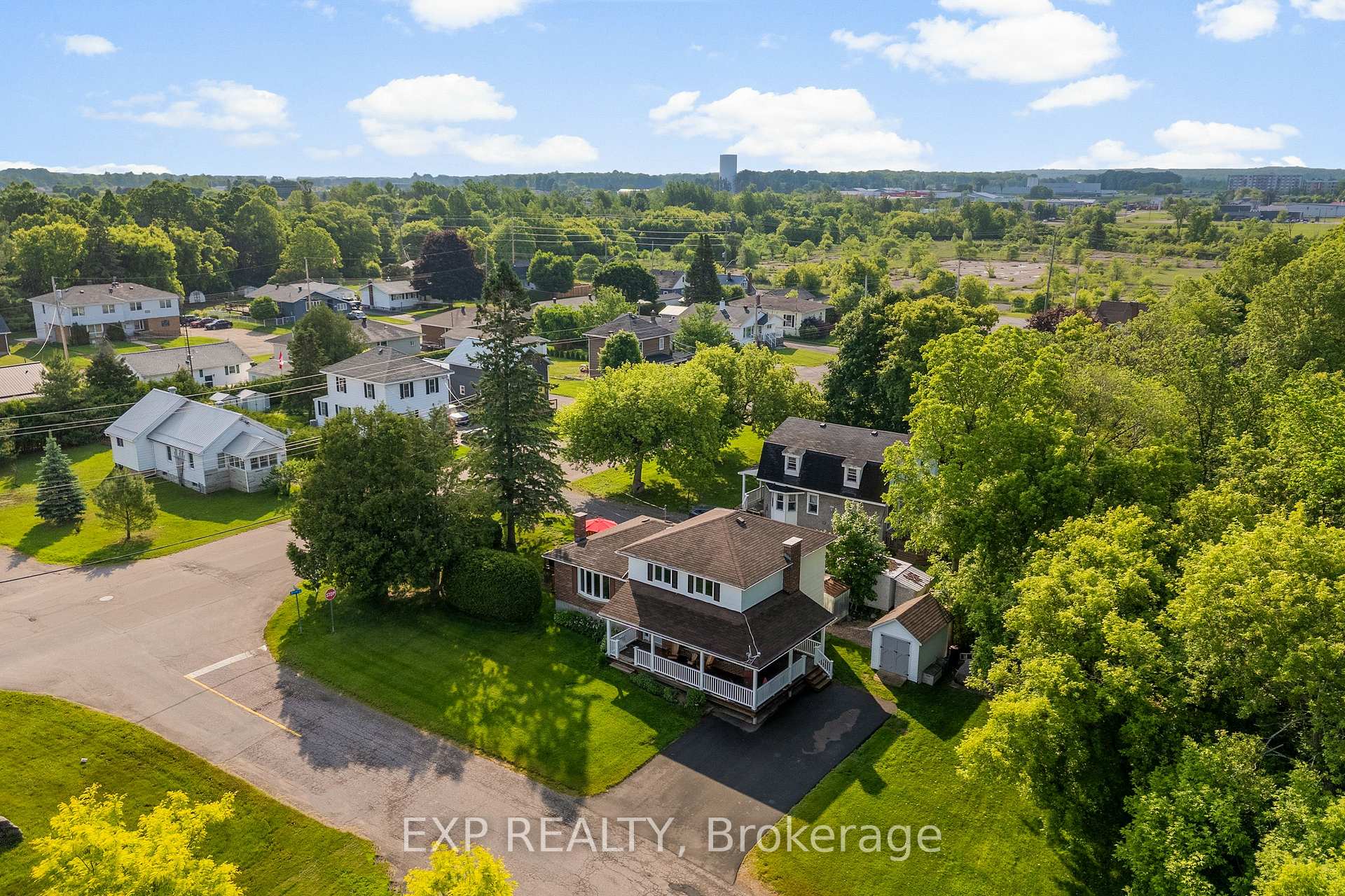 Photo 8 of 320 Francis Street, Renfrew — HOMEH