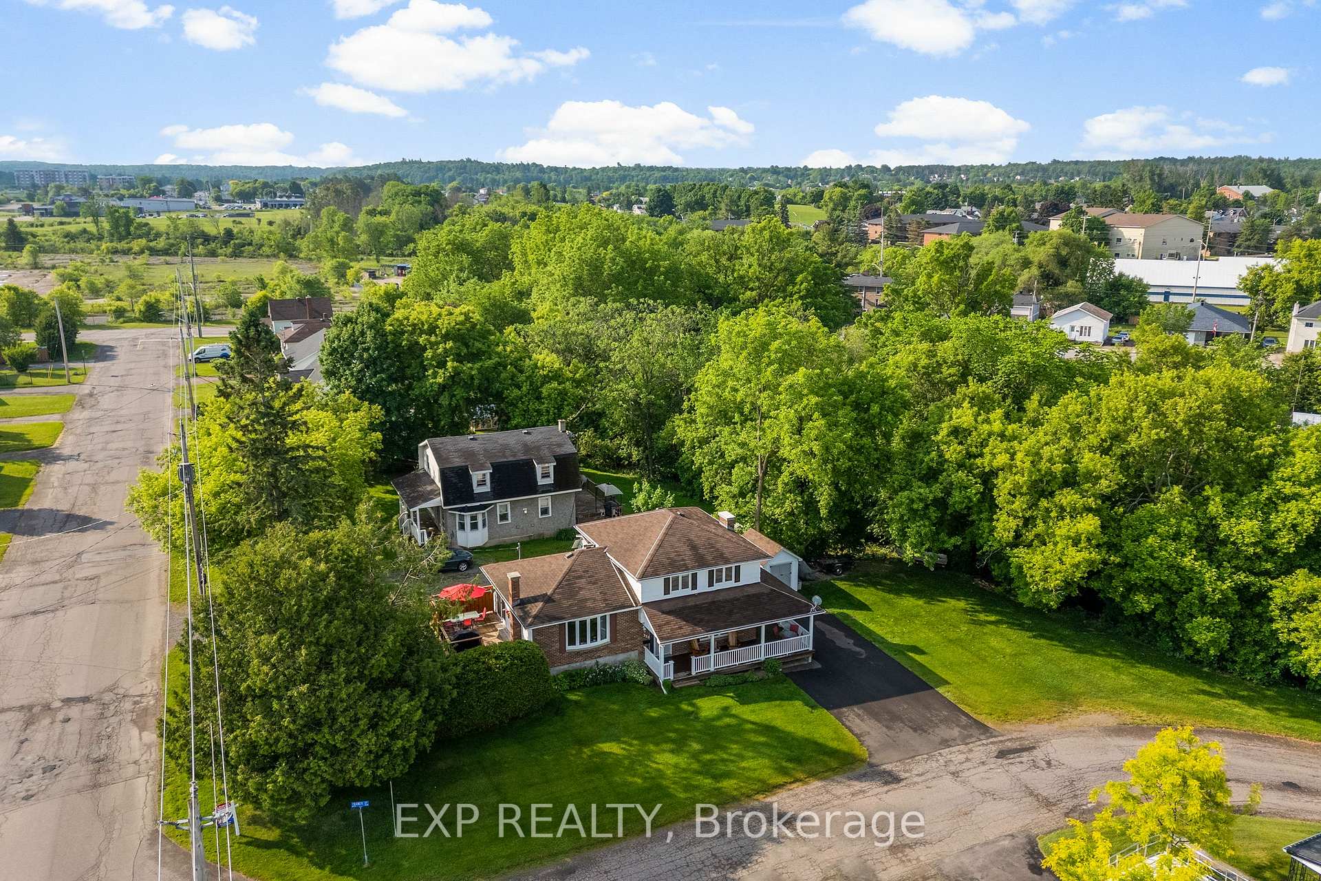 Photo 9 of 320 Francis Street, Renfrew — HOMEH