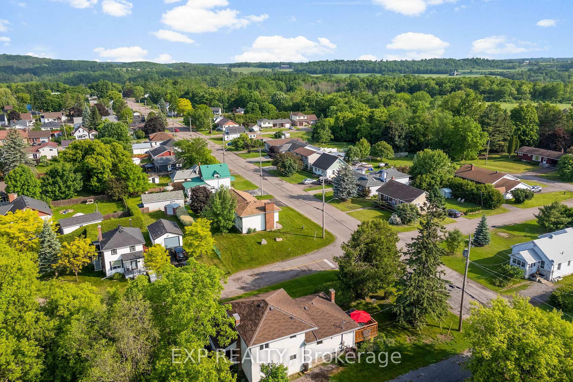 Photo 11 of 320 Francis Street, Renfrew — HOMEH