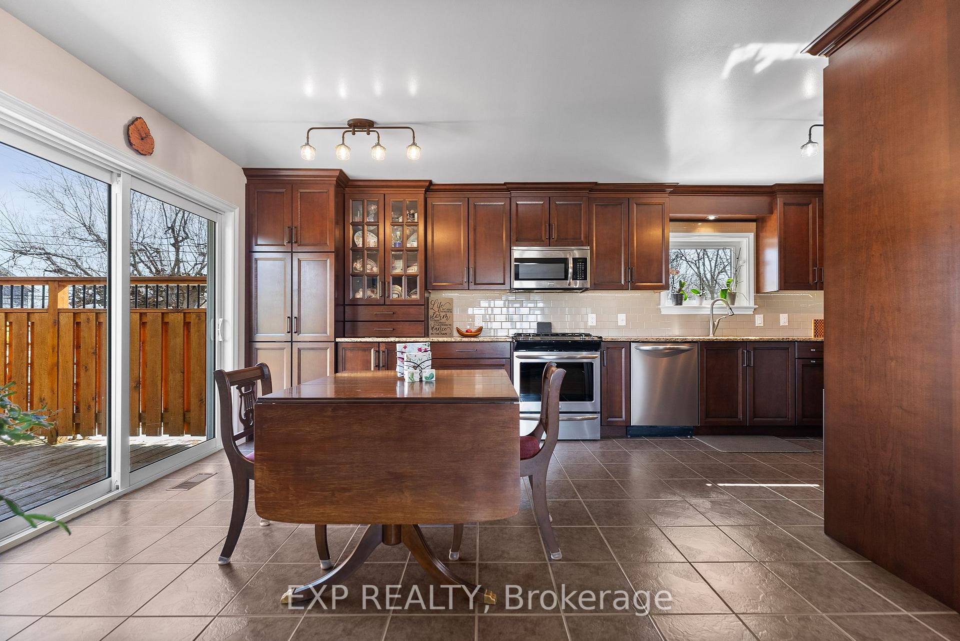 Photo 12 of 320 Francis Street, Renfrew — HOMEH