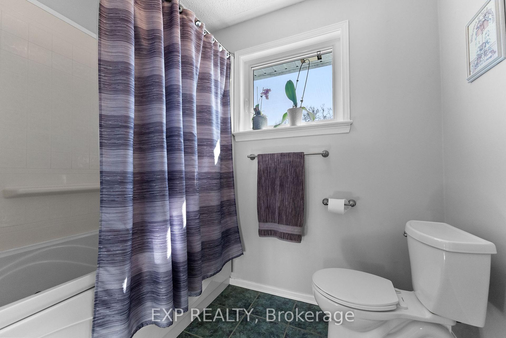 Photo 25 of 320 Francis Street, Renfrew — HOMEH