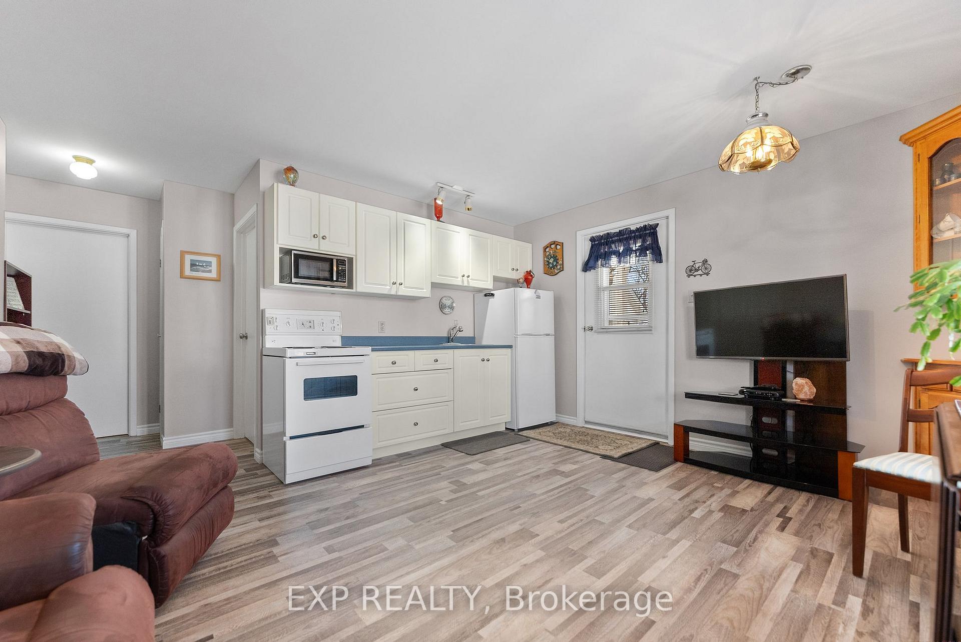 Photo 32 of 320 Francis Street, Renfrew — HOMEH