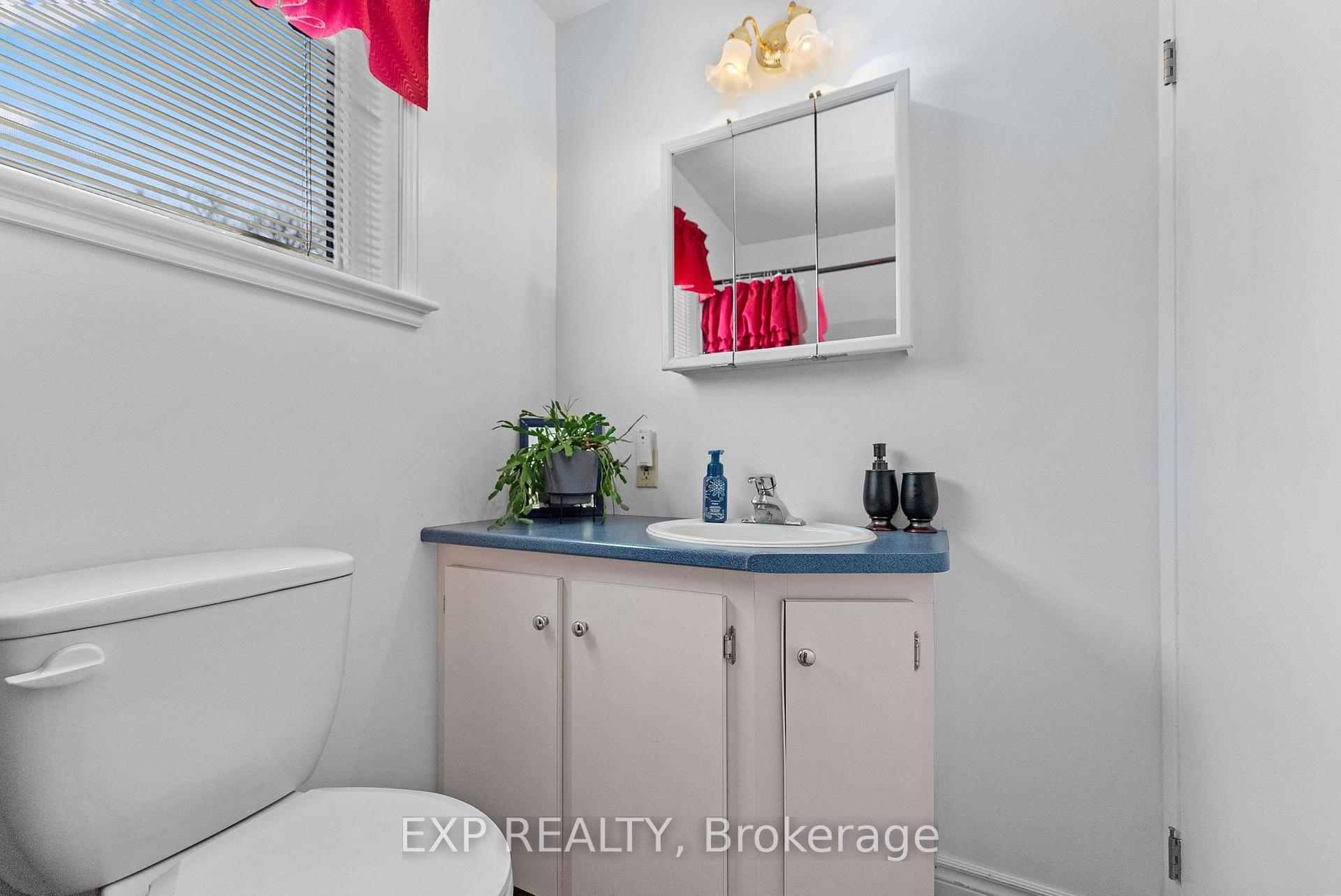 Photo 33 of 320 Francis Street, Renfrew — HOMEH