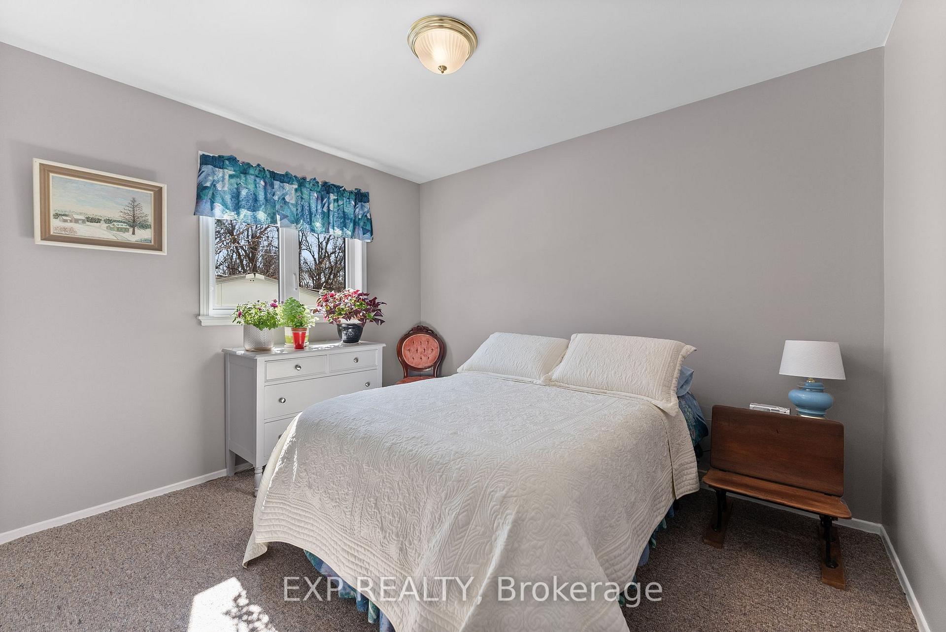 Photo 35 of 320 Francis Street, Renfrew — HOMEH
