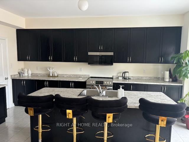 Photo 2 of 1076 Skyridge Boulevard, Pickering, Rural Pickering — HOMEH