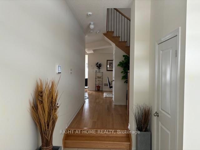 Photo 5 of 1076 Skyridge Boulevard, Pickering, Rural Pickering — HOMEH