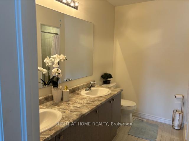 Photo 6 of 1076 Skyridge Boulevard, Pickering, Rural Pickering — HOMEH