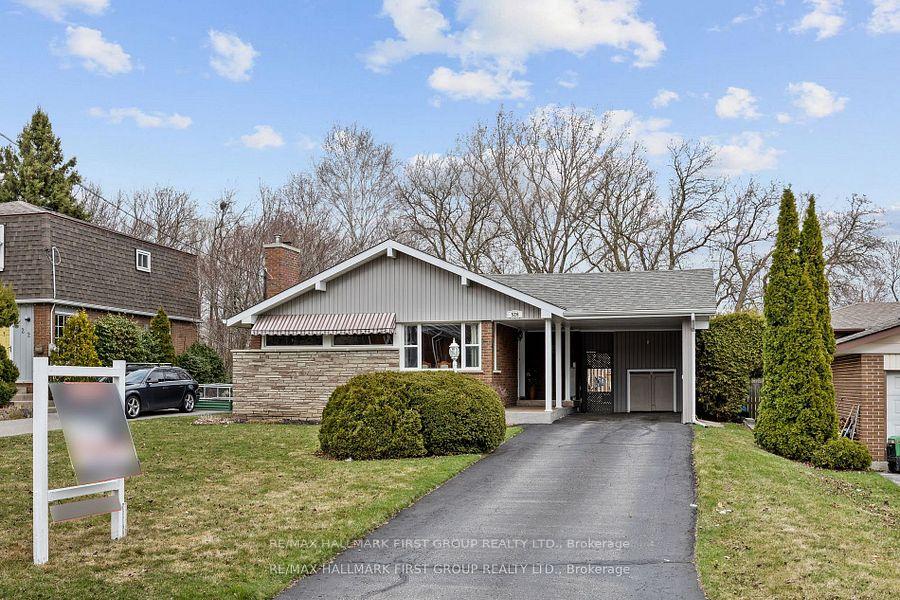 Photo 2 of 526 Juliana Drive, Oshawa, O'Neill — HOMEH